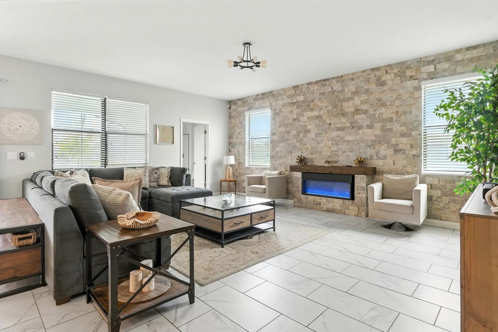 Luxury Decor 6BR at Storey Lake sleeps 16