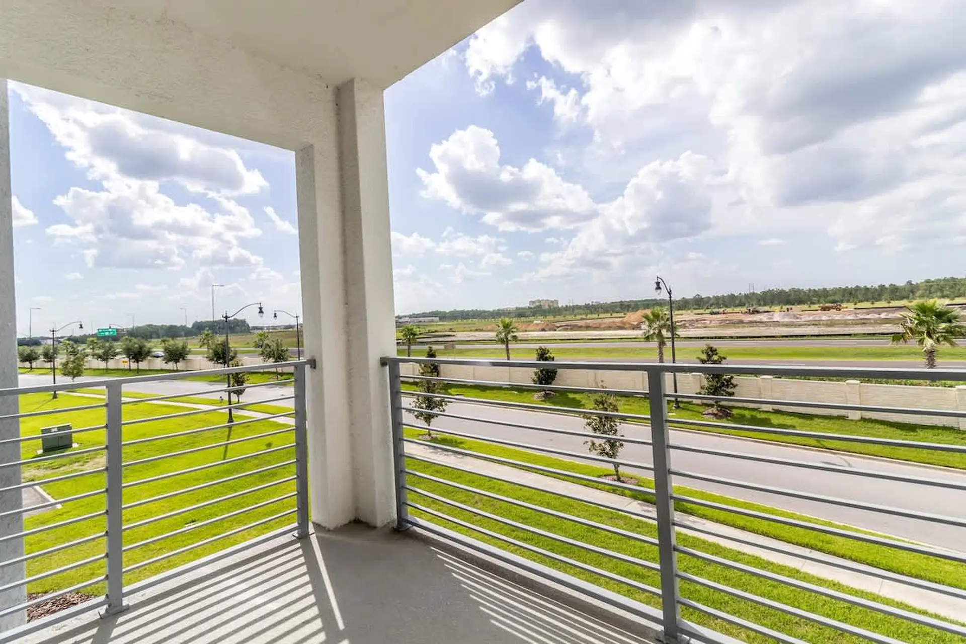 Beautiful Decor 2BR Apartment Near Disney