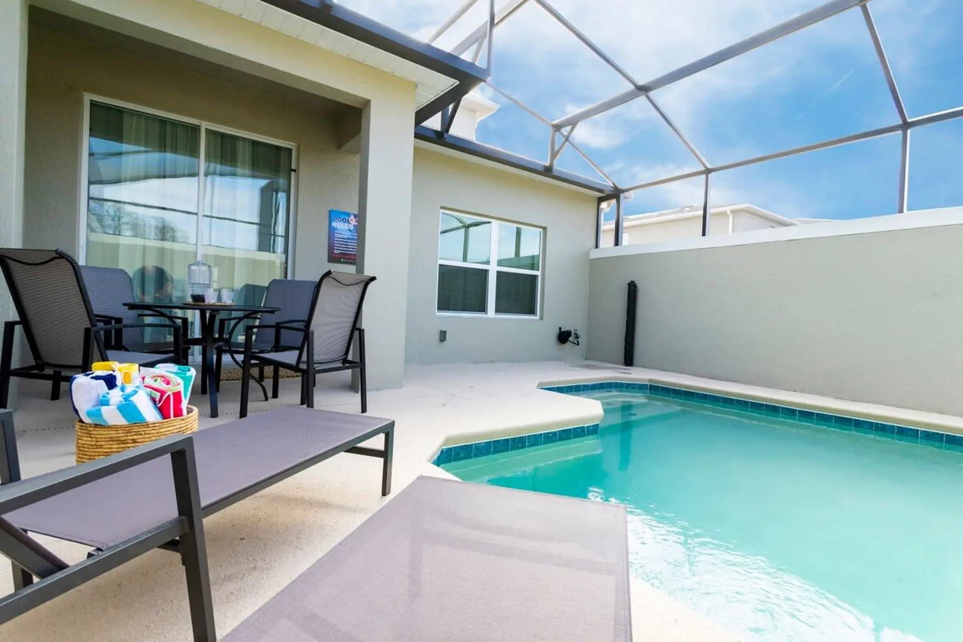 Luxurious Home Theme Beds & Private Pool