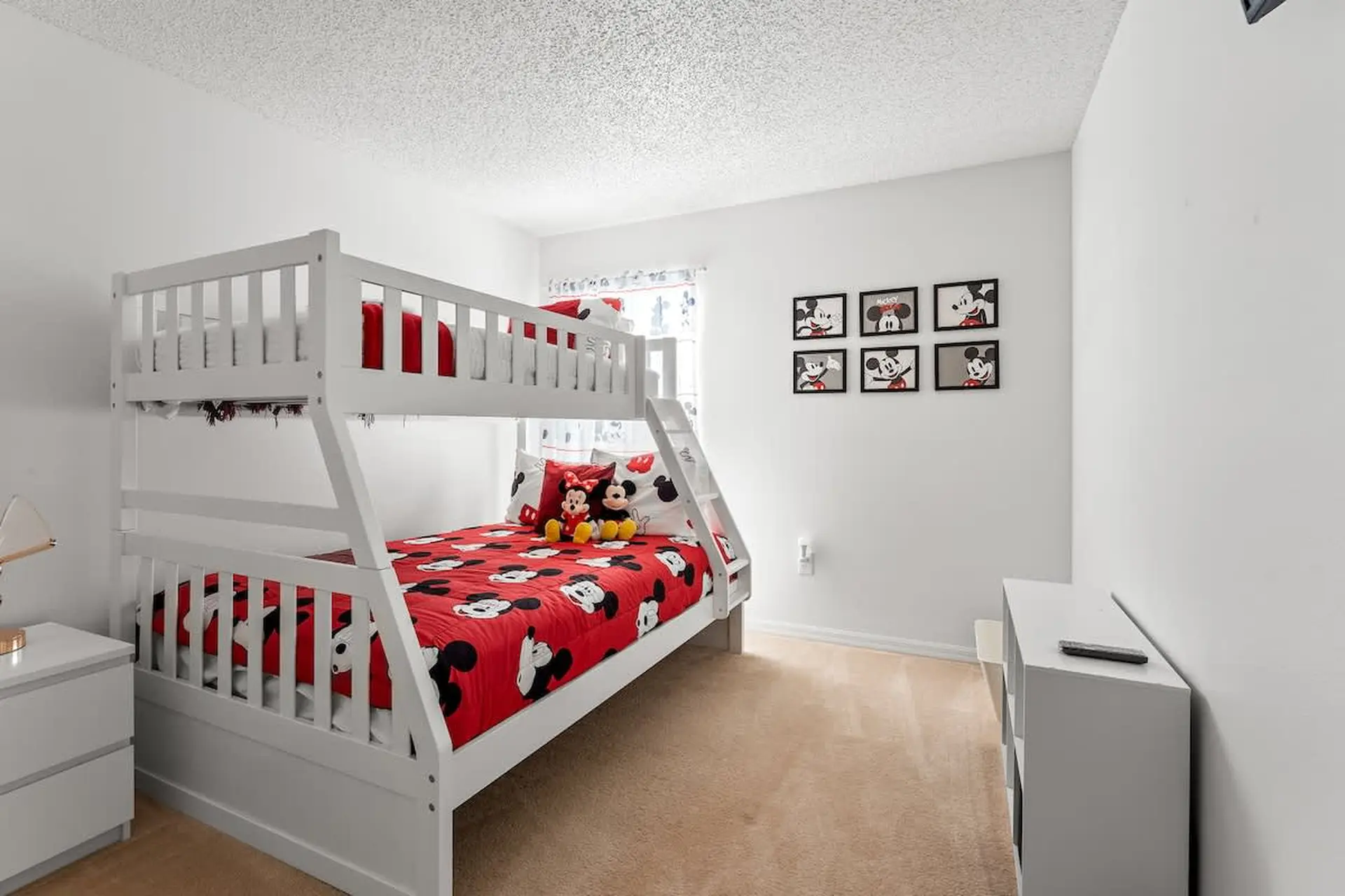 Stair-Free 4BR Home for 8 - TV210