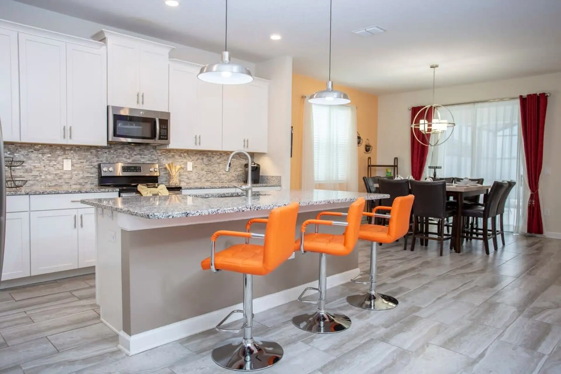 Home 6BR - Prime Location
