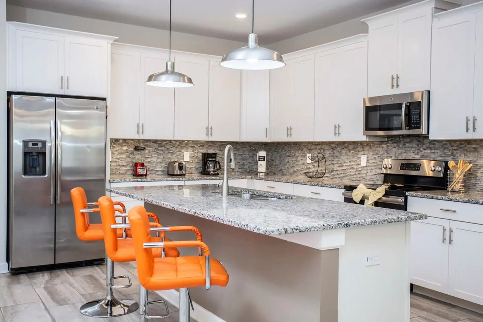 Home 6BR - Prime Location