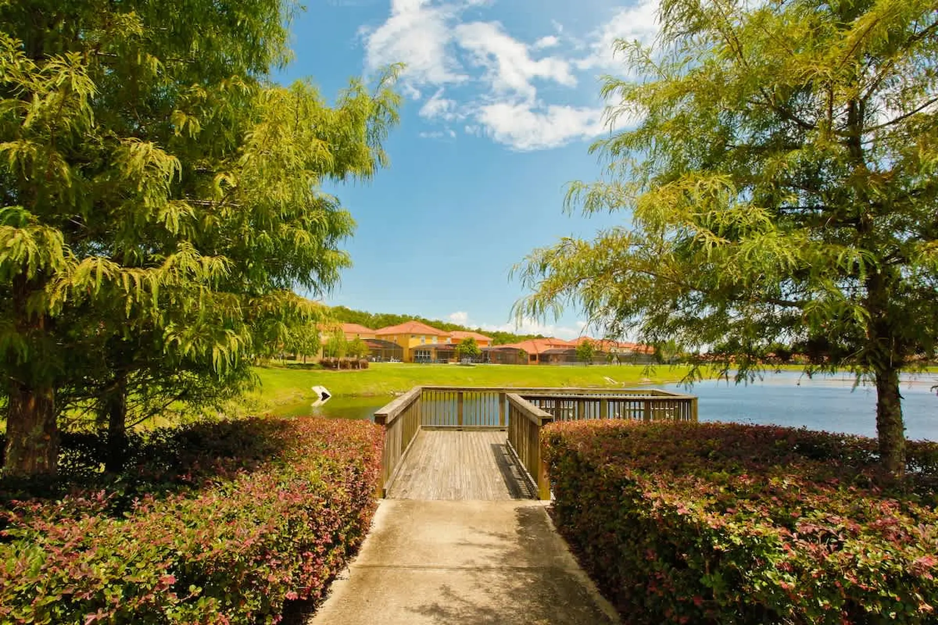 Lake View and Private Pool 4BR at Bella Vida