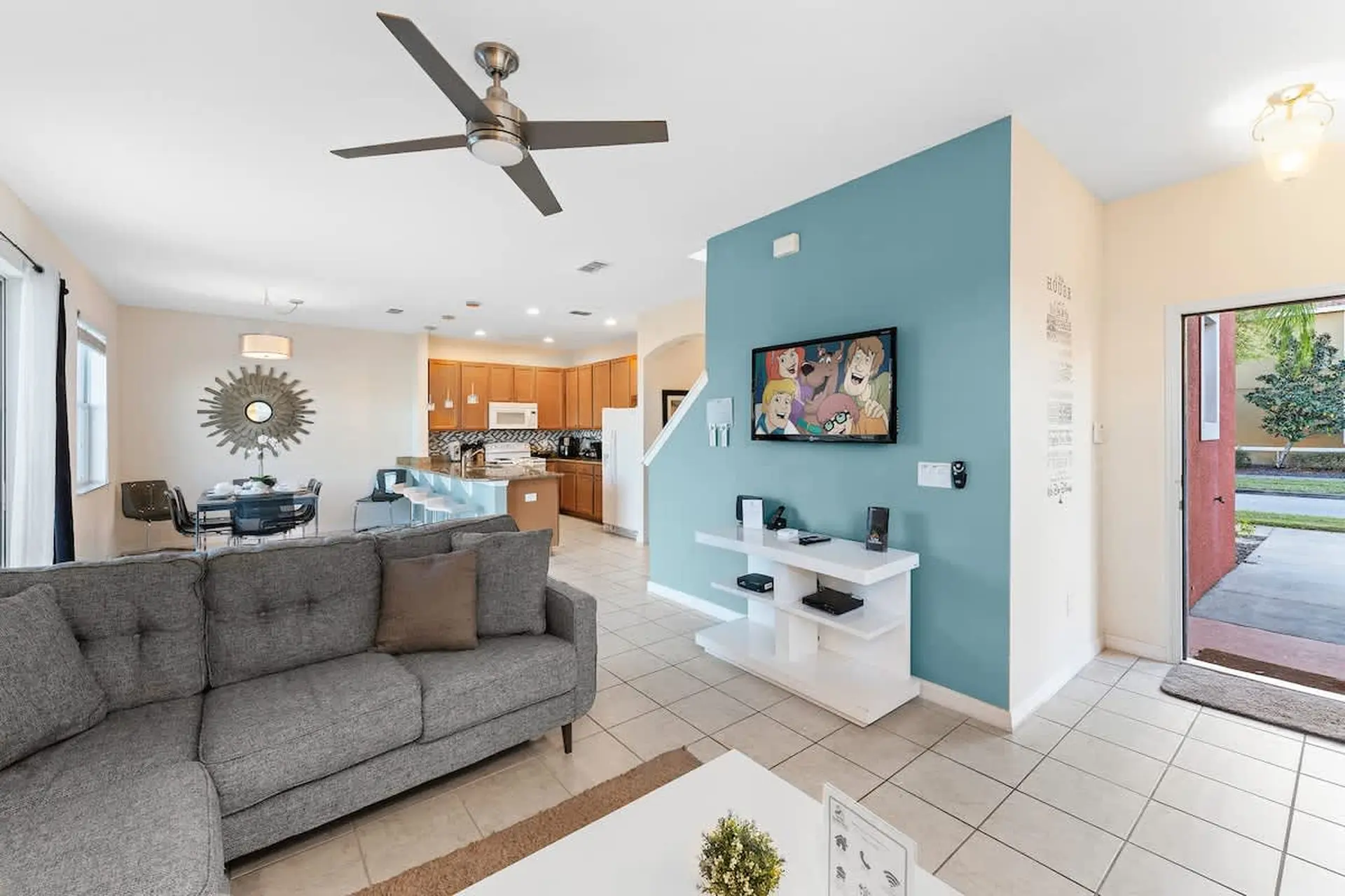 Lake View and Private Pool 4BR at Bella Vida