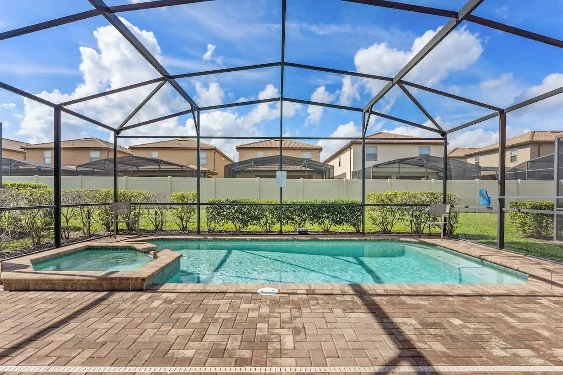 Pet Friendly Amazing 5 BR sleeps 10 WW2116