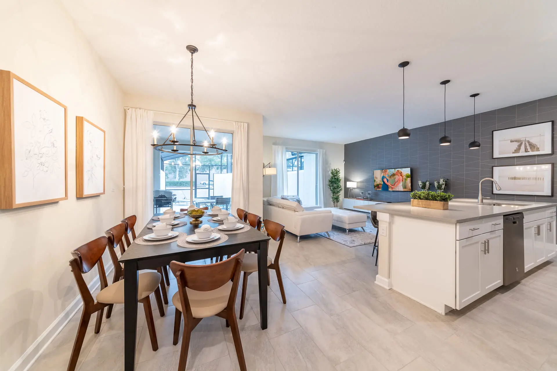 Beautiful Storey Lake Retreat, Minutes from Disney