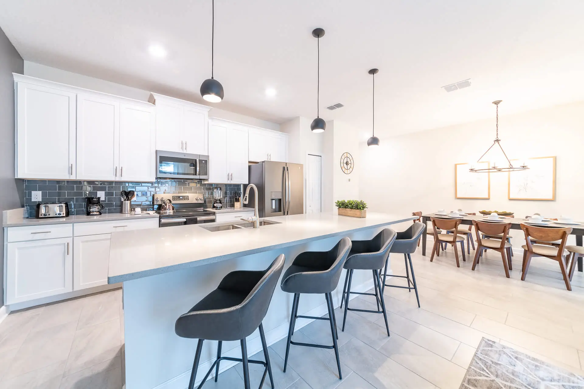 Beautiful Storey Lake Retreat, Minutes from Disney