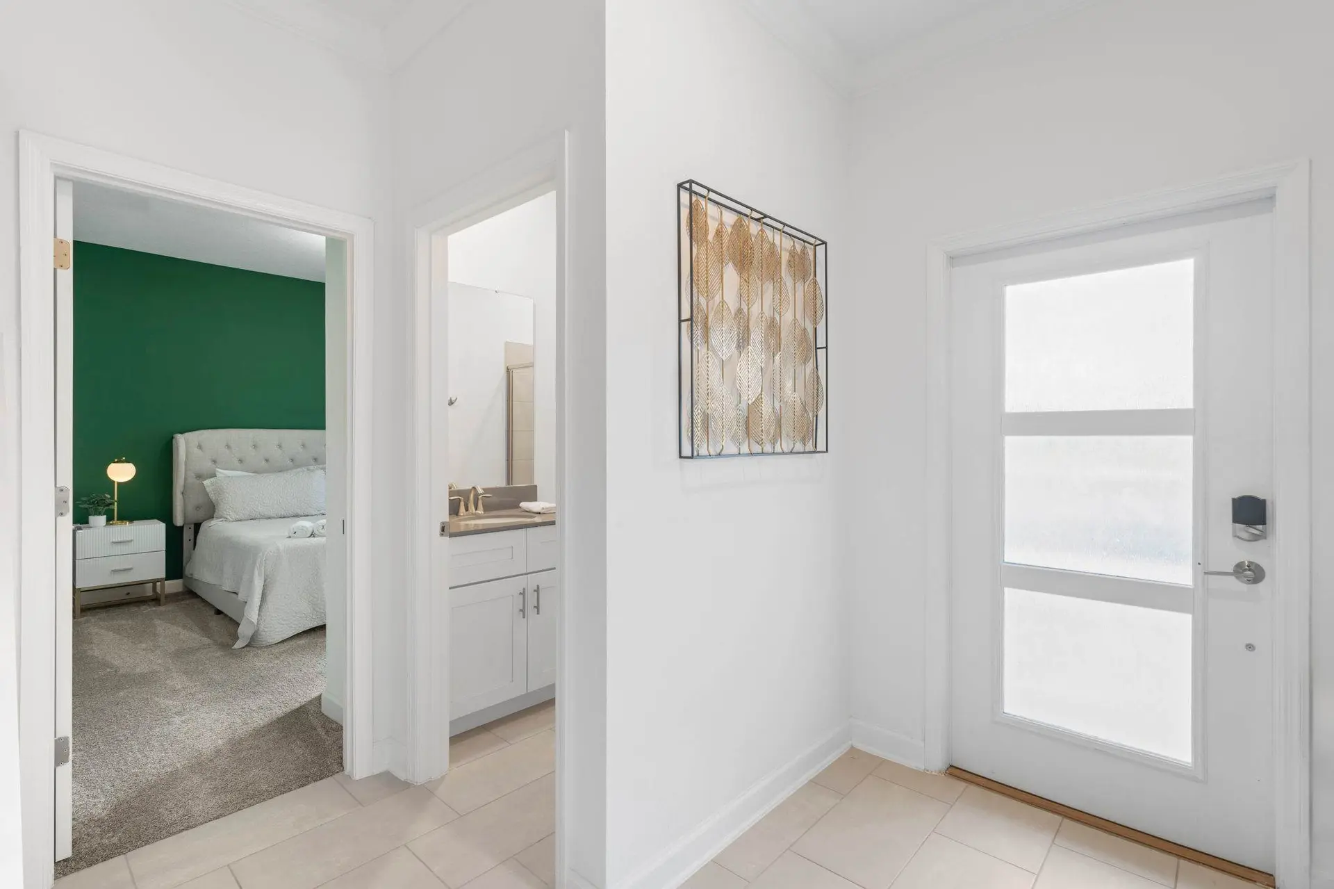 Modern 4 Bed Home, Themed Rooms, Prime Location