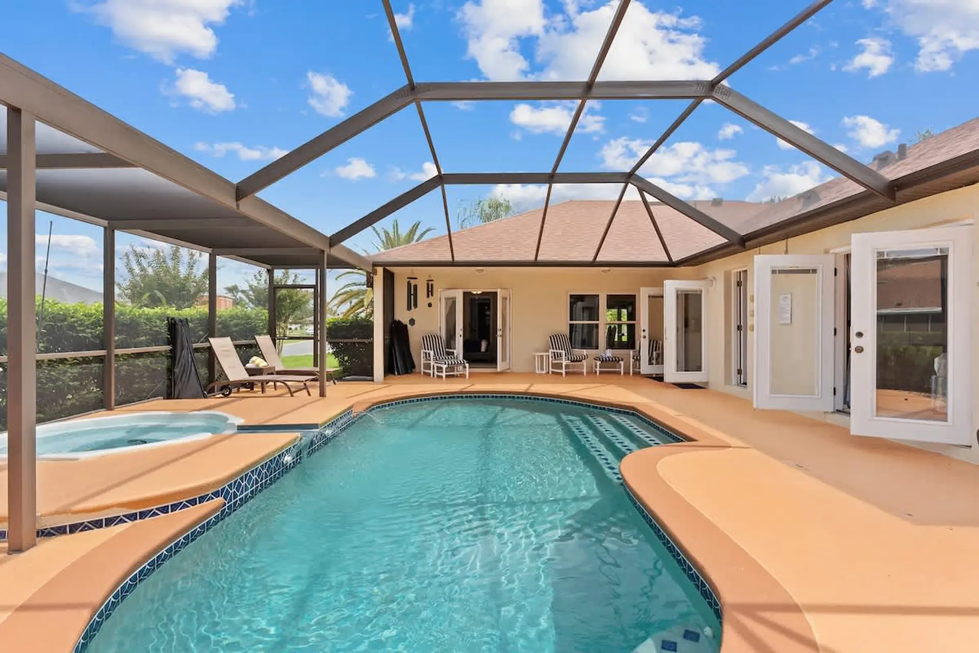 Lake View and Pool 4BR House Disney Area