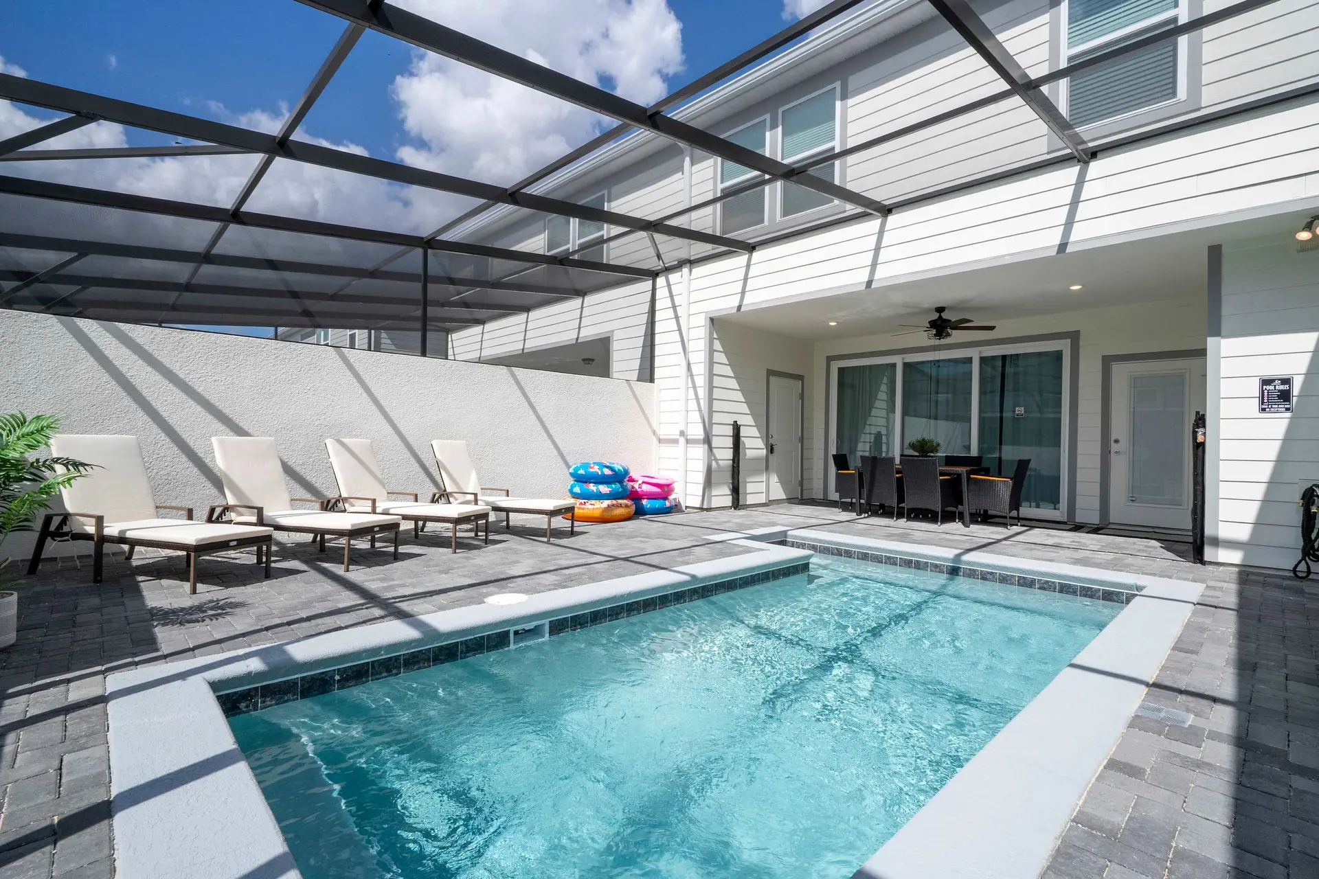 Simply Amazing 5BR Chic Retreat Themed Fun & Style