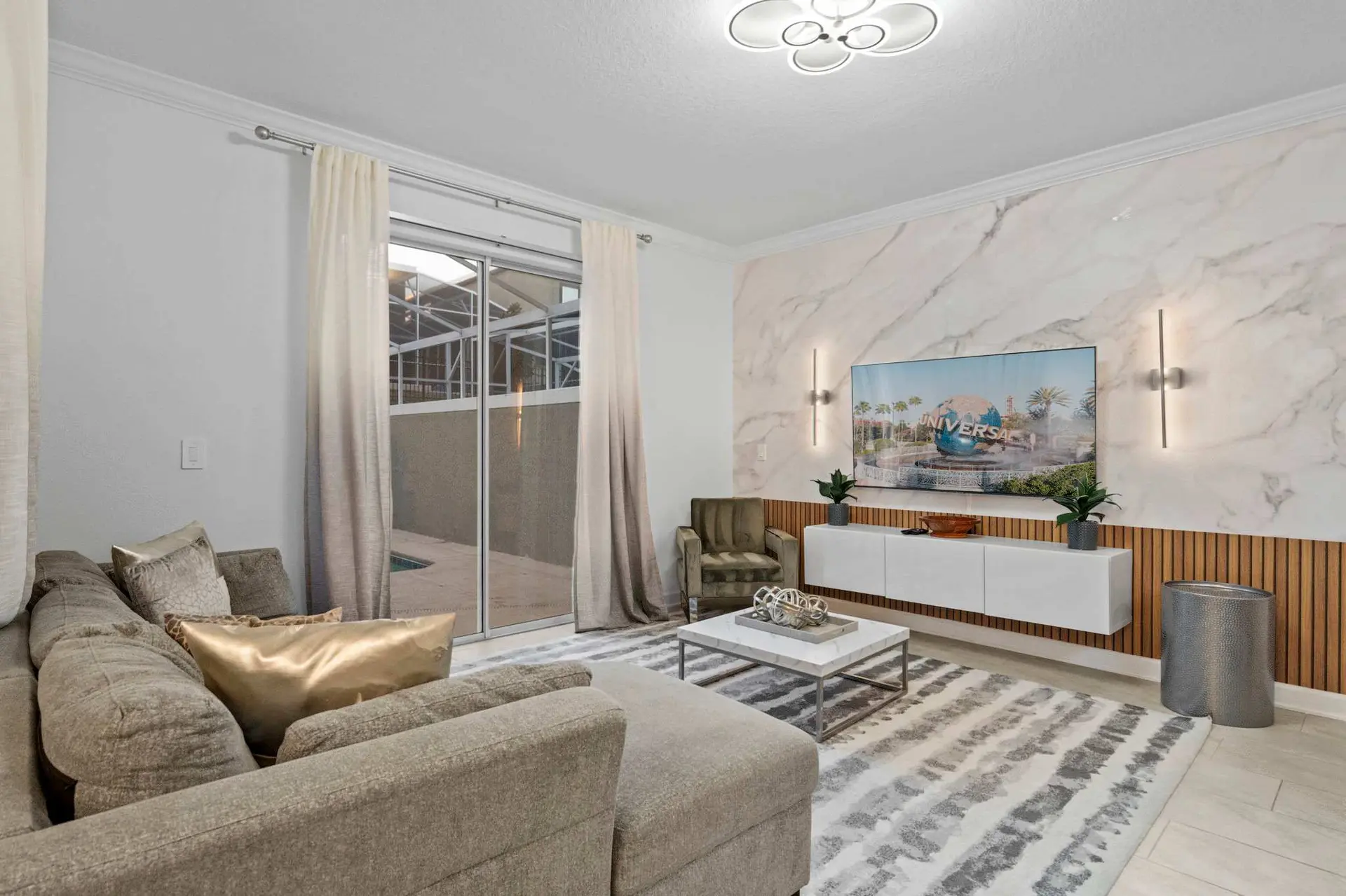 Special 4bedroom TH w-private pool next to Disney