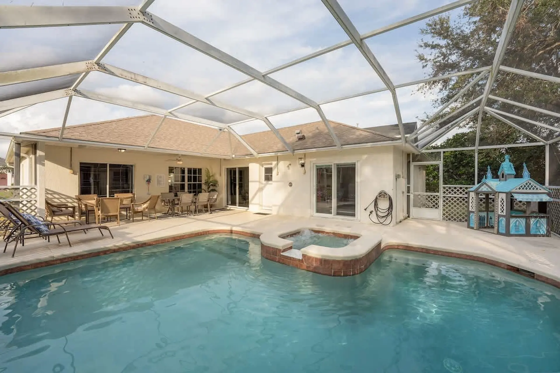 New Listing ! Pool and Game Room 4BR