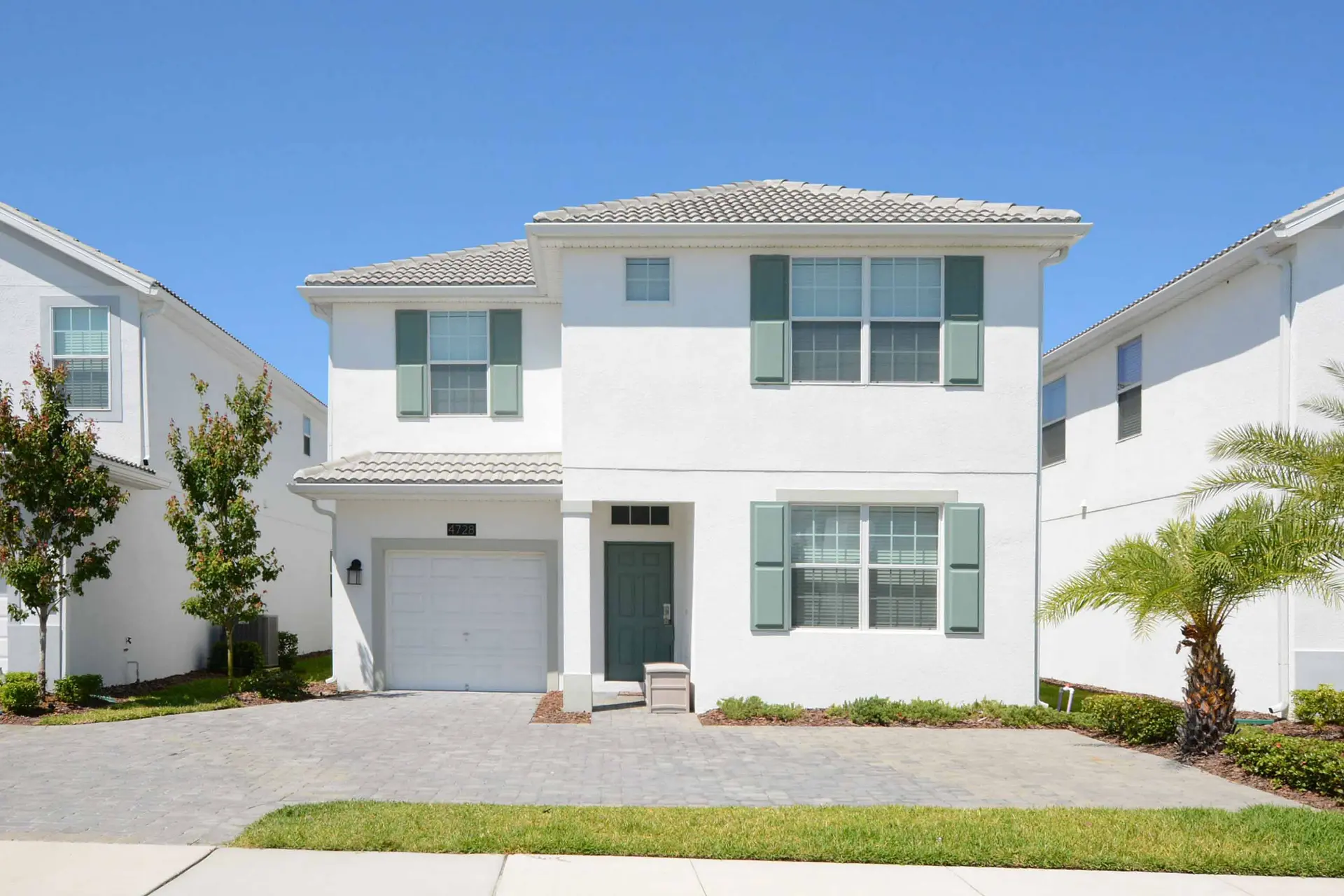 Spacious 6 Bed Home with Pool in Storey Lake