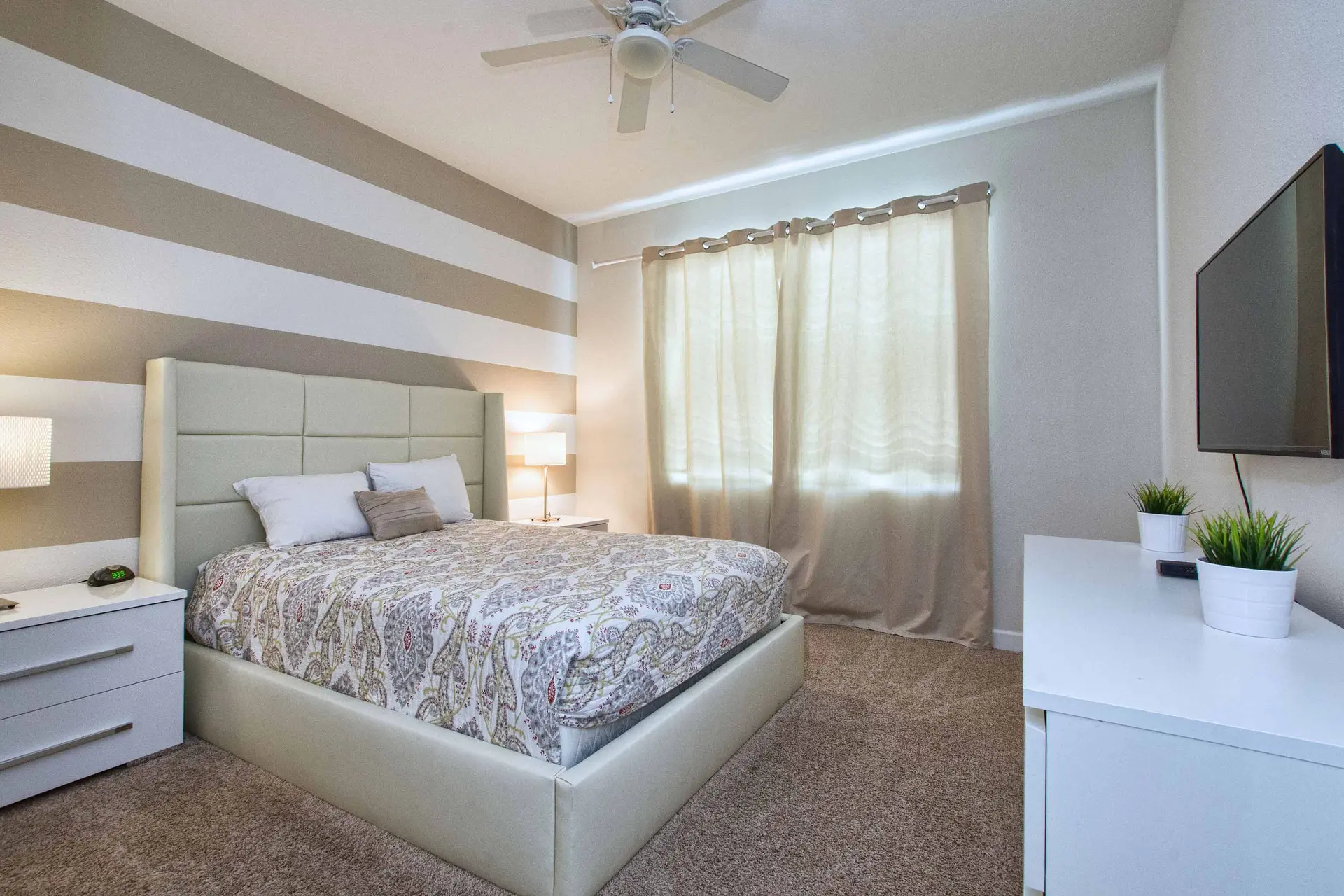 Spacious 6 Bed Home with Pool in Storey Lake