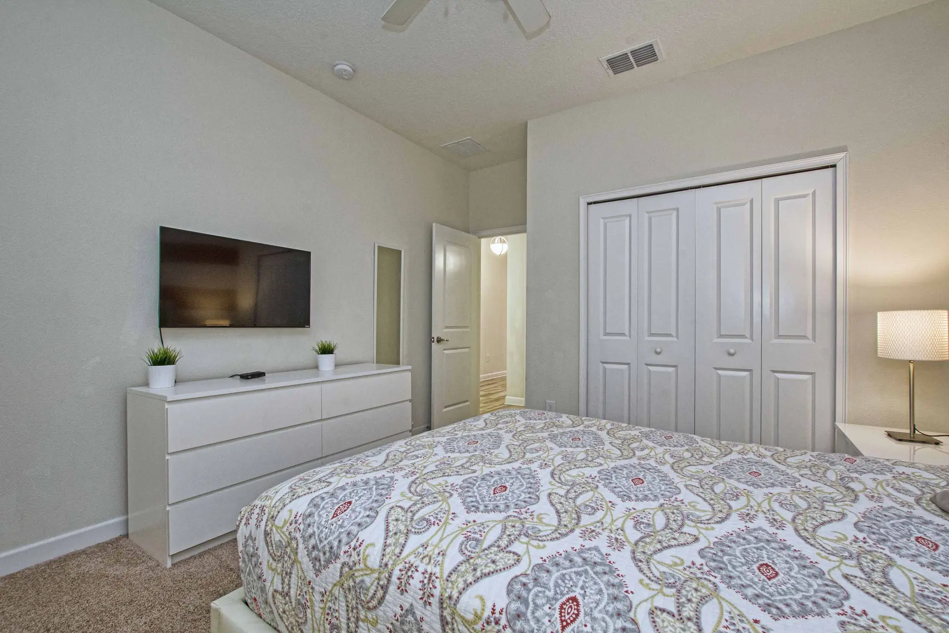 Spacious 6 Bed Home with Pool in Storey Lake