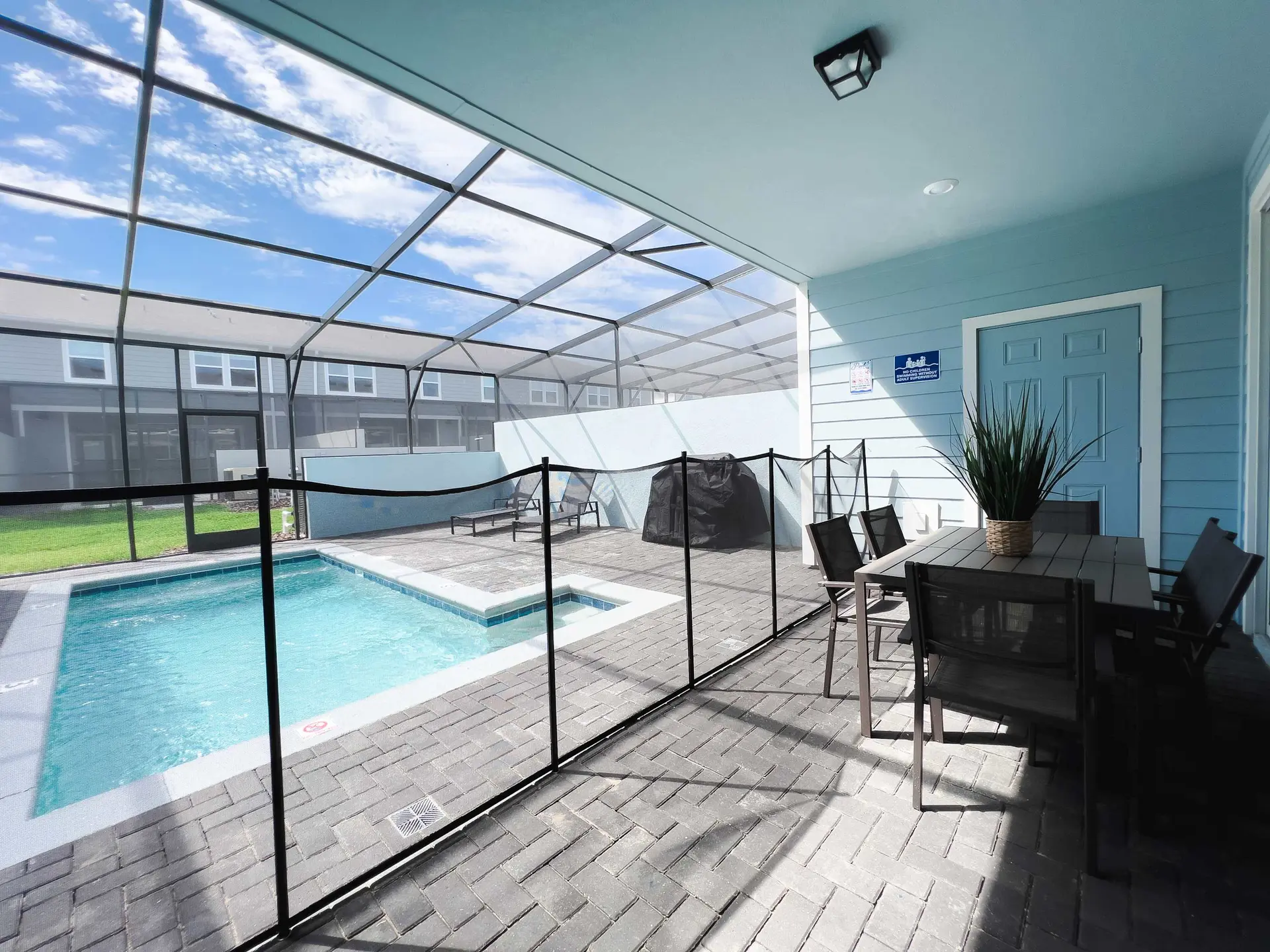 Fantasy Themed Fun with Pool & Resort Access