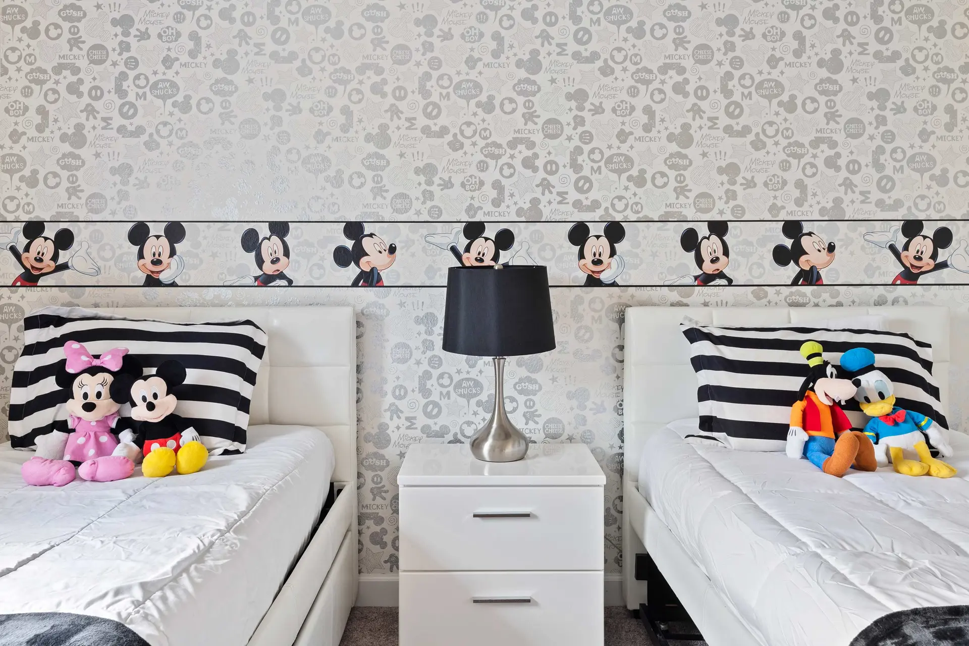 Themed Mickey Bedroom 4BR up to 8 People SL4802