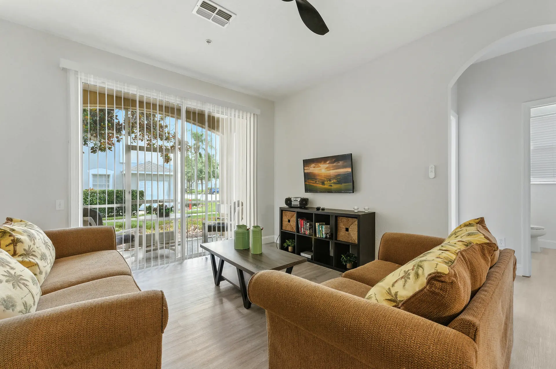 Resort Condo 3BR - Pool, Balcony, Near Disney