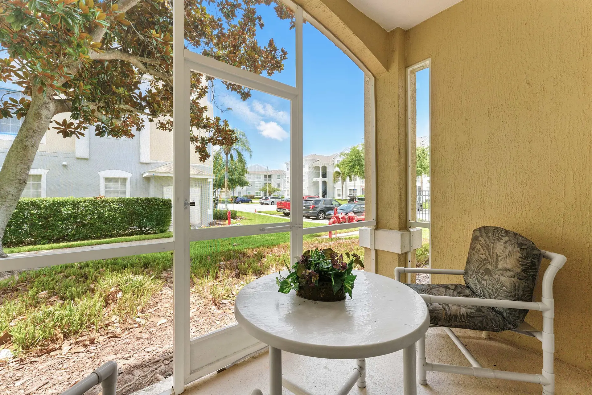 Resort Condo 3BR - Pool, Balcony, Near Disney