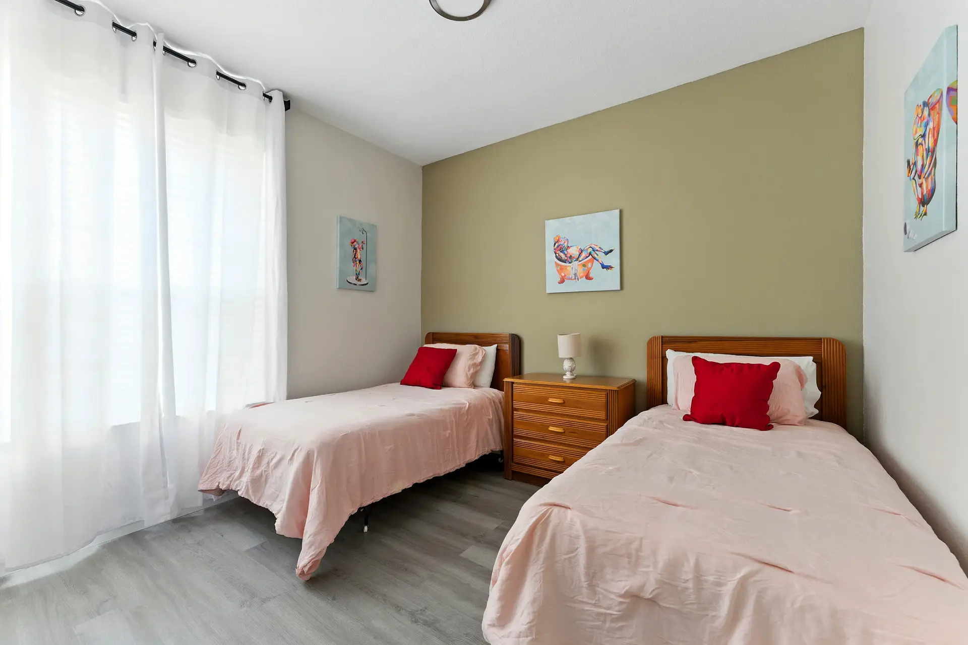 Resort Condo 3BR - Pool, Balcony, Near Disney