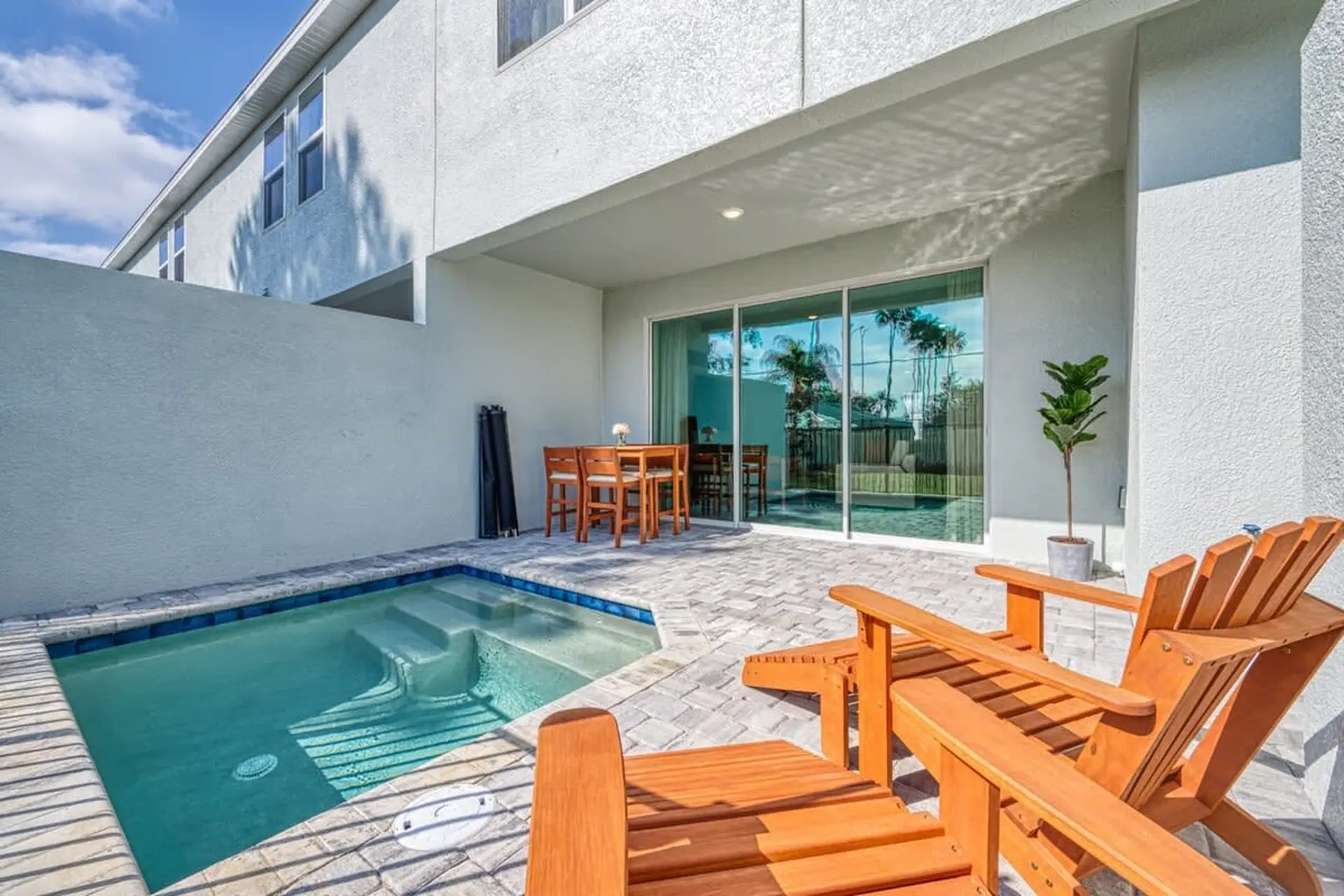 Super spacious private pool and themed bedrooms