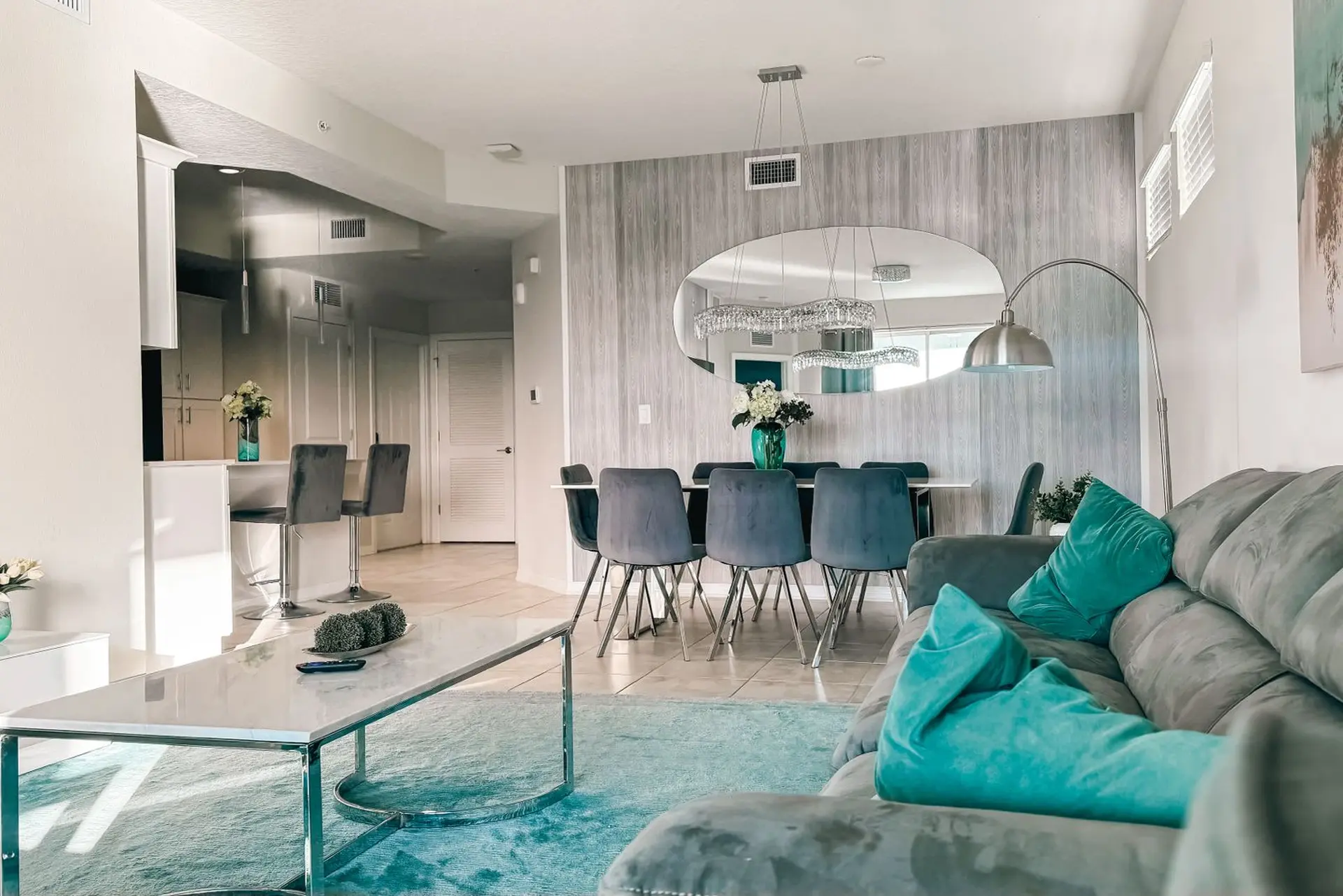 Beautiful Lakeview Retreat Near Disney