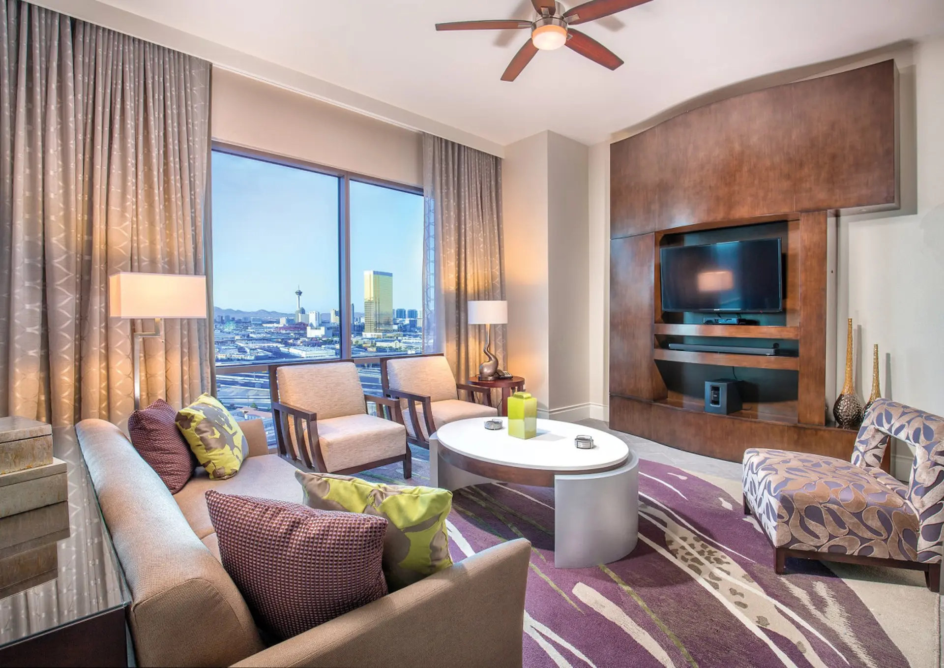 Beautiful Hotel in Desert Blue 2BD Deluxe near The Strip