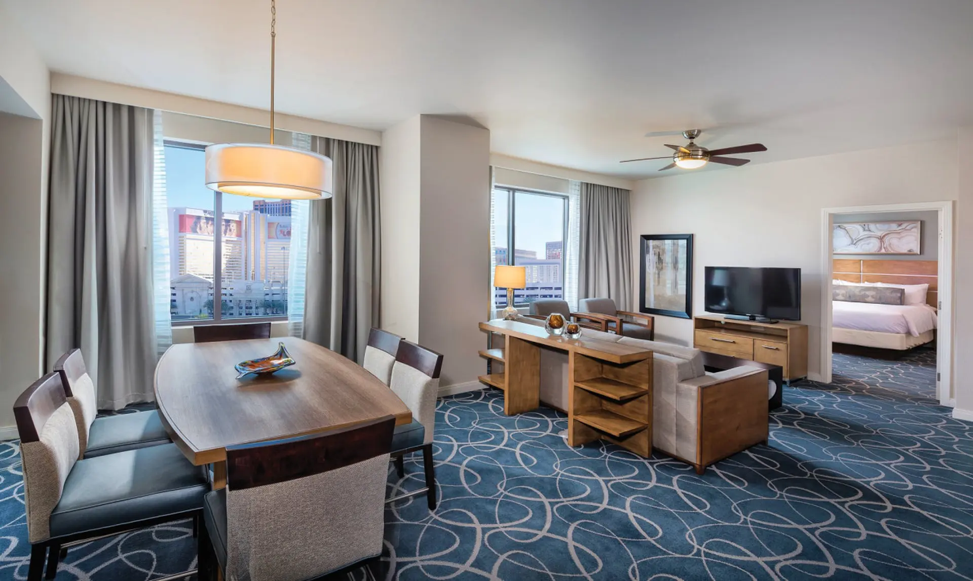 Beautiful Hotel in Desert Blue 2BD Deluxe near The Strip