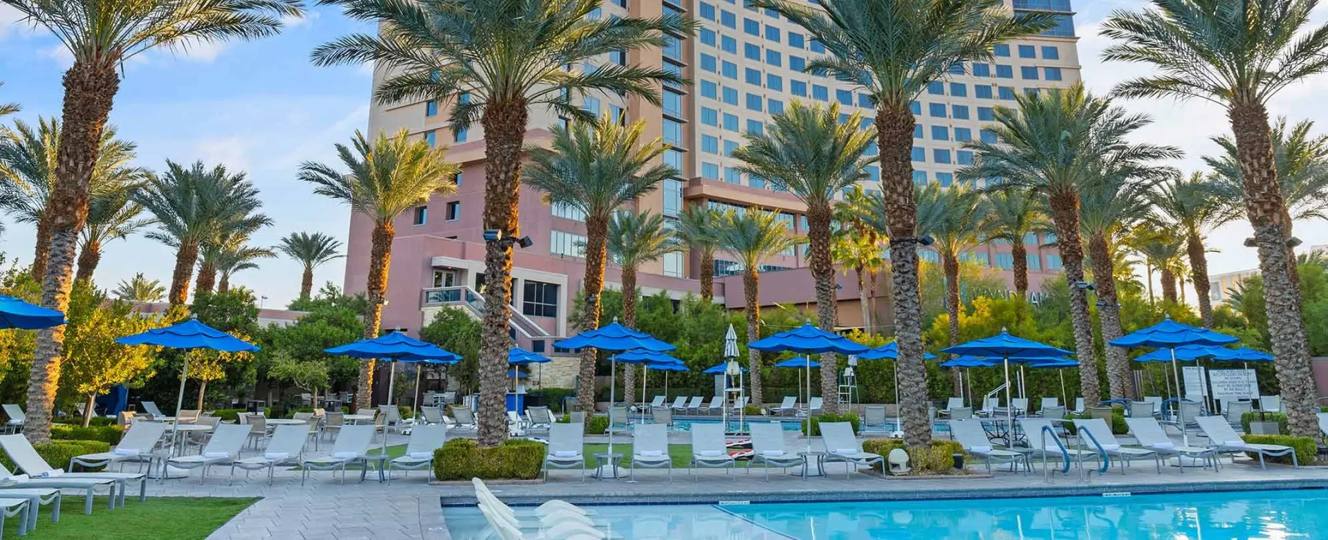 Beautiful Hotel in Desert Blue 1BD Deluxe near The Strip