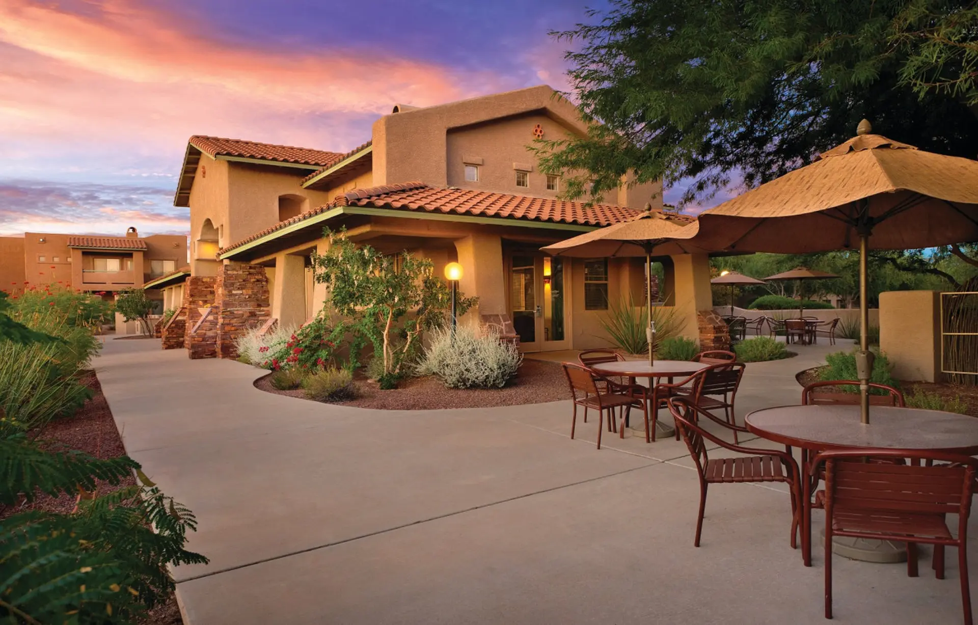 Enjoy the Oro Valley in this 1BD condo with resort amenities