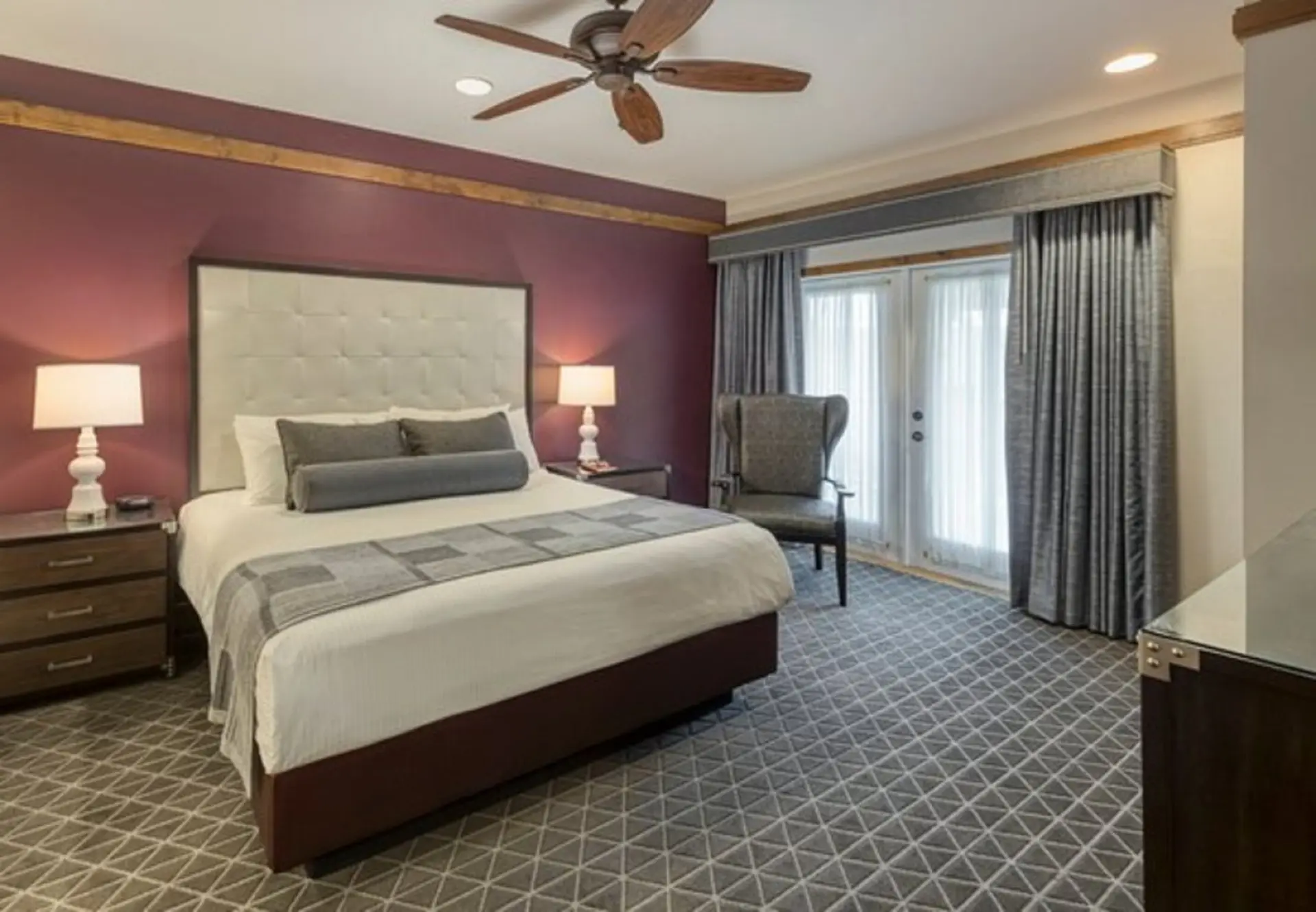 Resort 1BD condo 1 block from Yellowstone gates with resort amenities