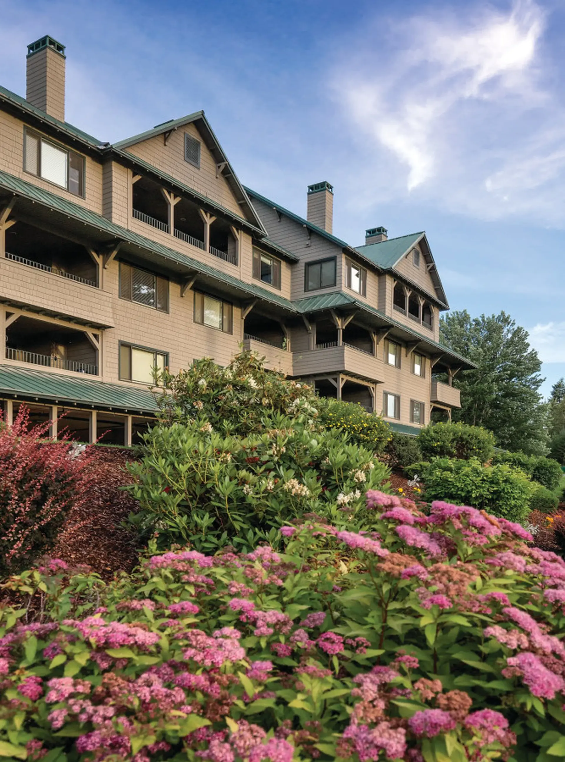Coeur d’Alene lake 2BD condo with resort amenities including indoor pool