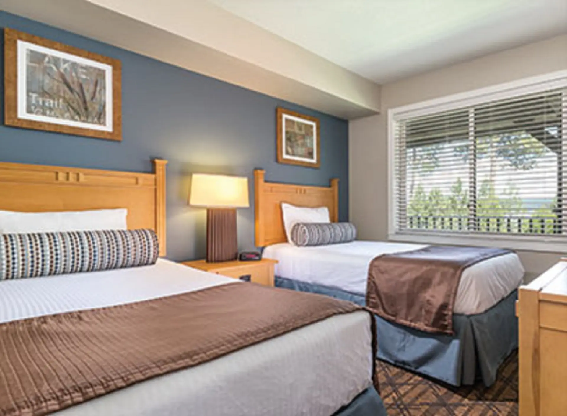 Enjoy the family at Coeur d’Alene in this resort 3BD condo w/indoor pool