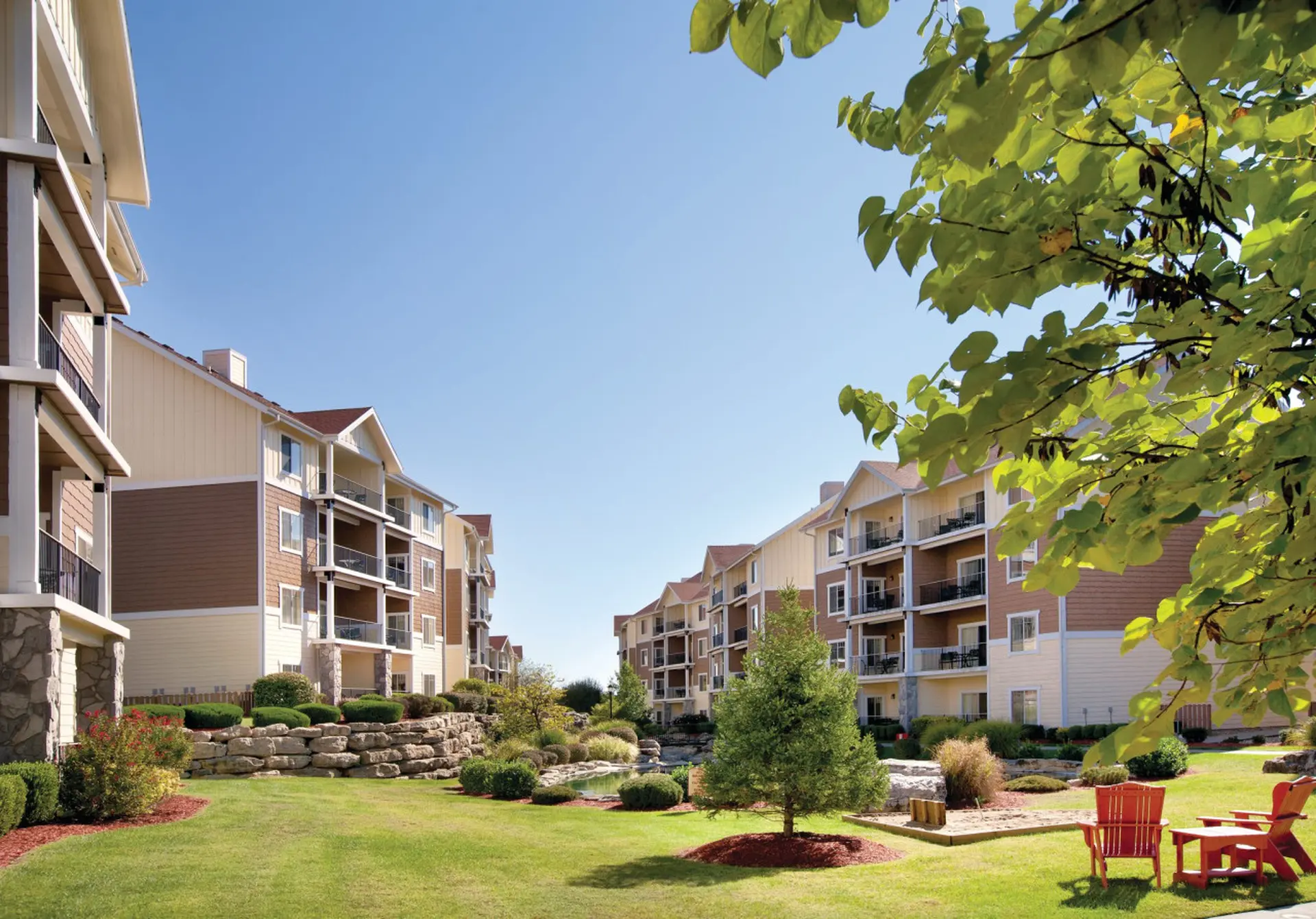 Beautiful Hotel in Mountain Vista - 1BD Sleeps 4