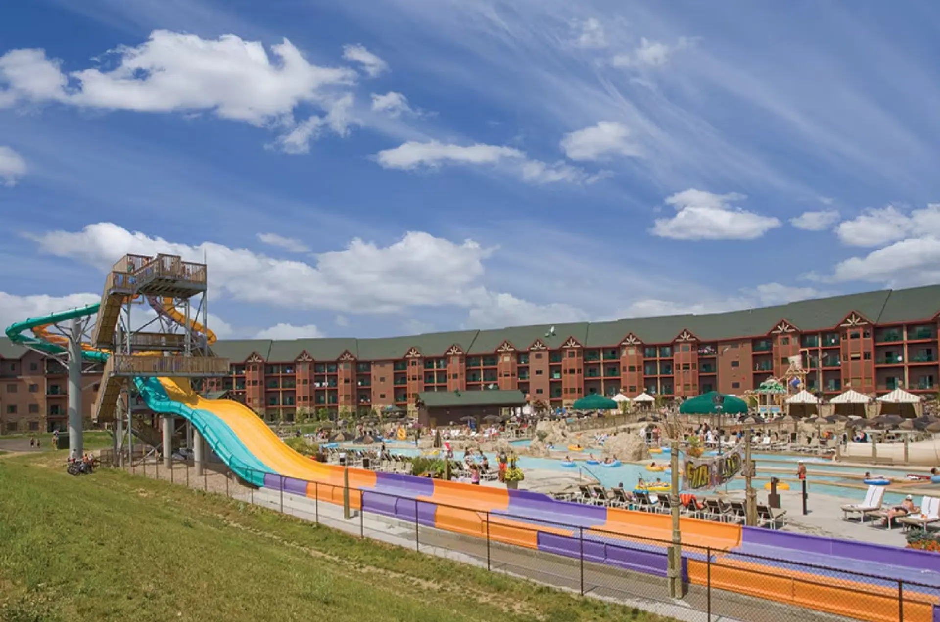 Beautiful Resort in Glacier Canyon 1BD Deluxe near Circus World
