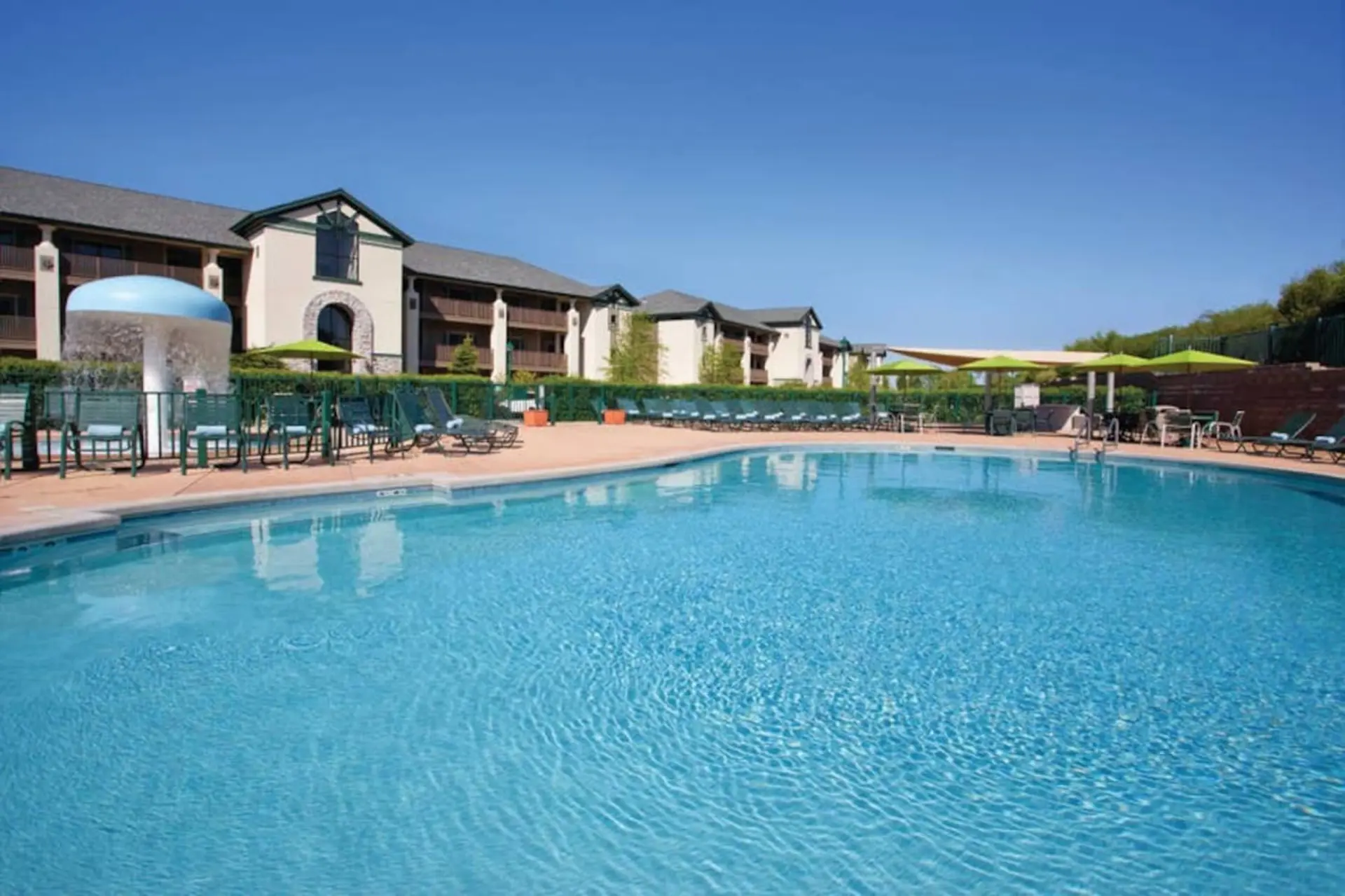 Enjoy onsite Waterpark in this family friendly 1BD