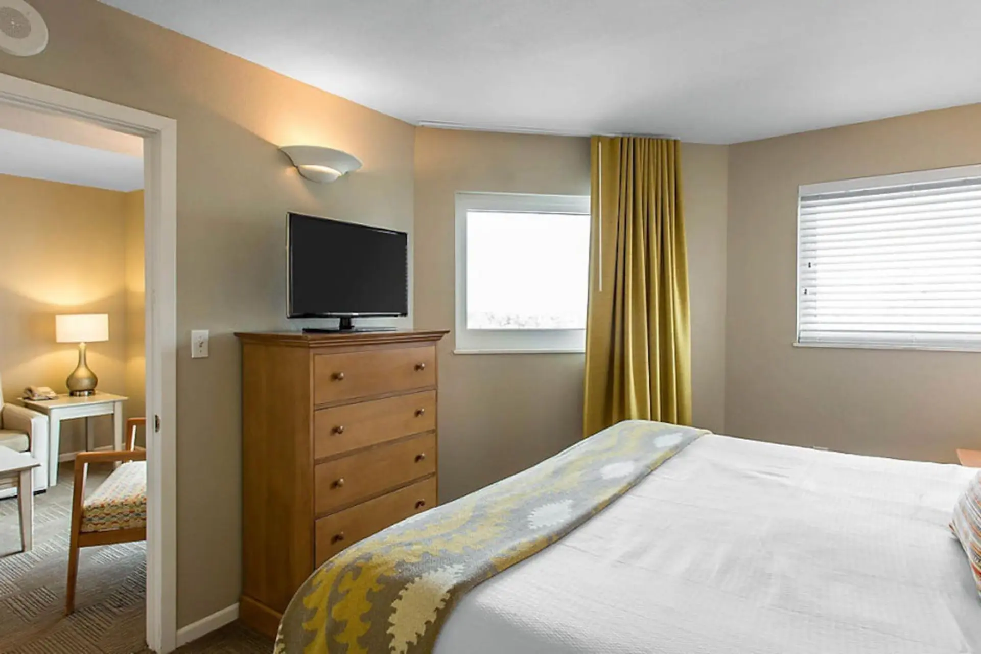 Beach themed 1BD condo with resort amenities inclu