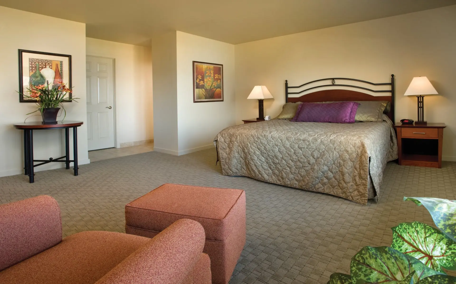 Resort 2BD condo with onsite resort amenities: ind