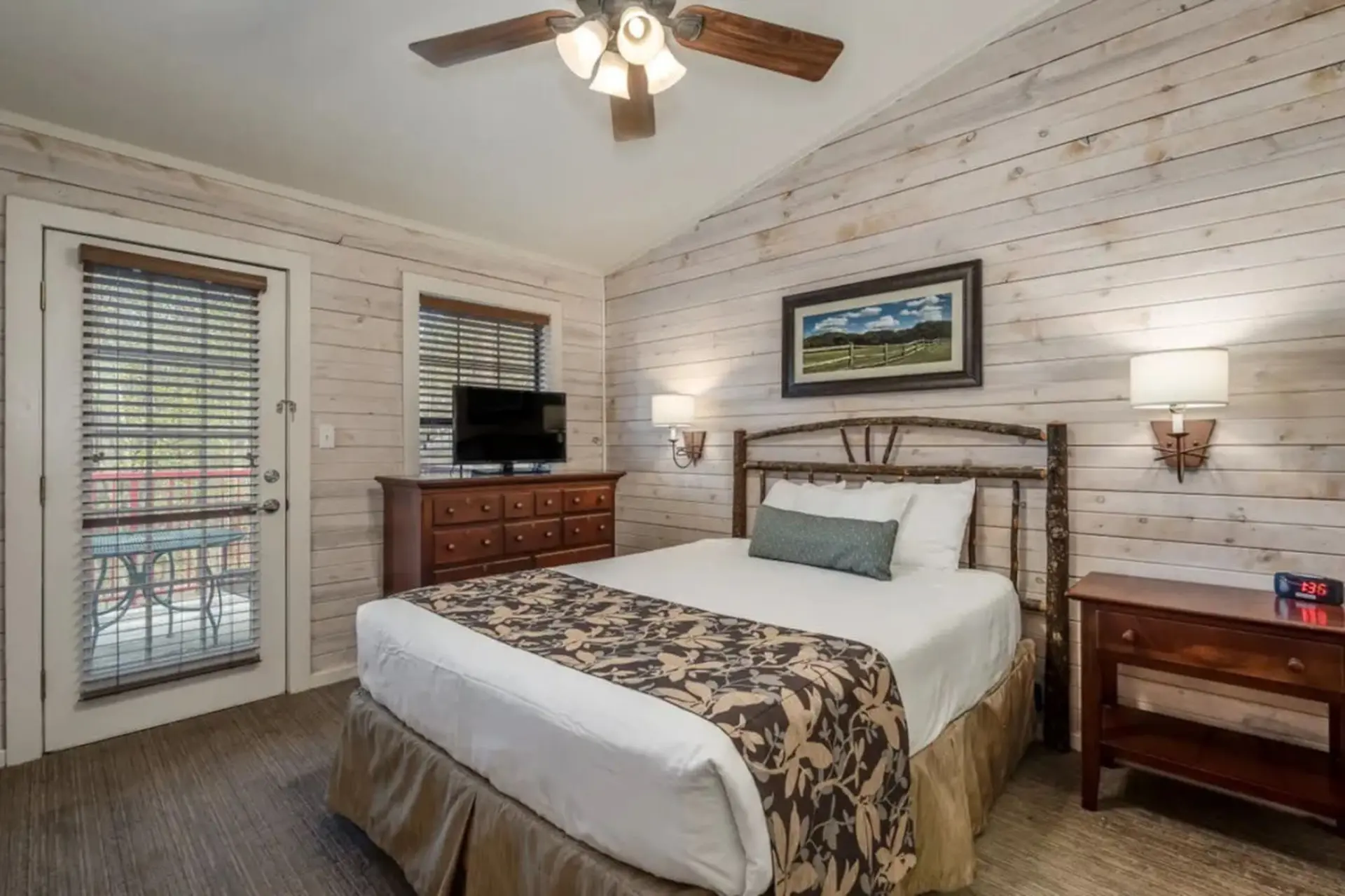 Have Family Fun Outdoors in this 2BD condo
