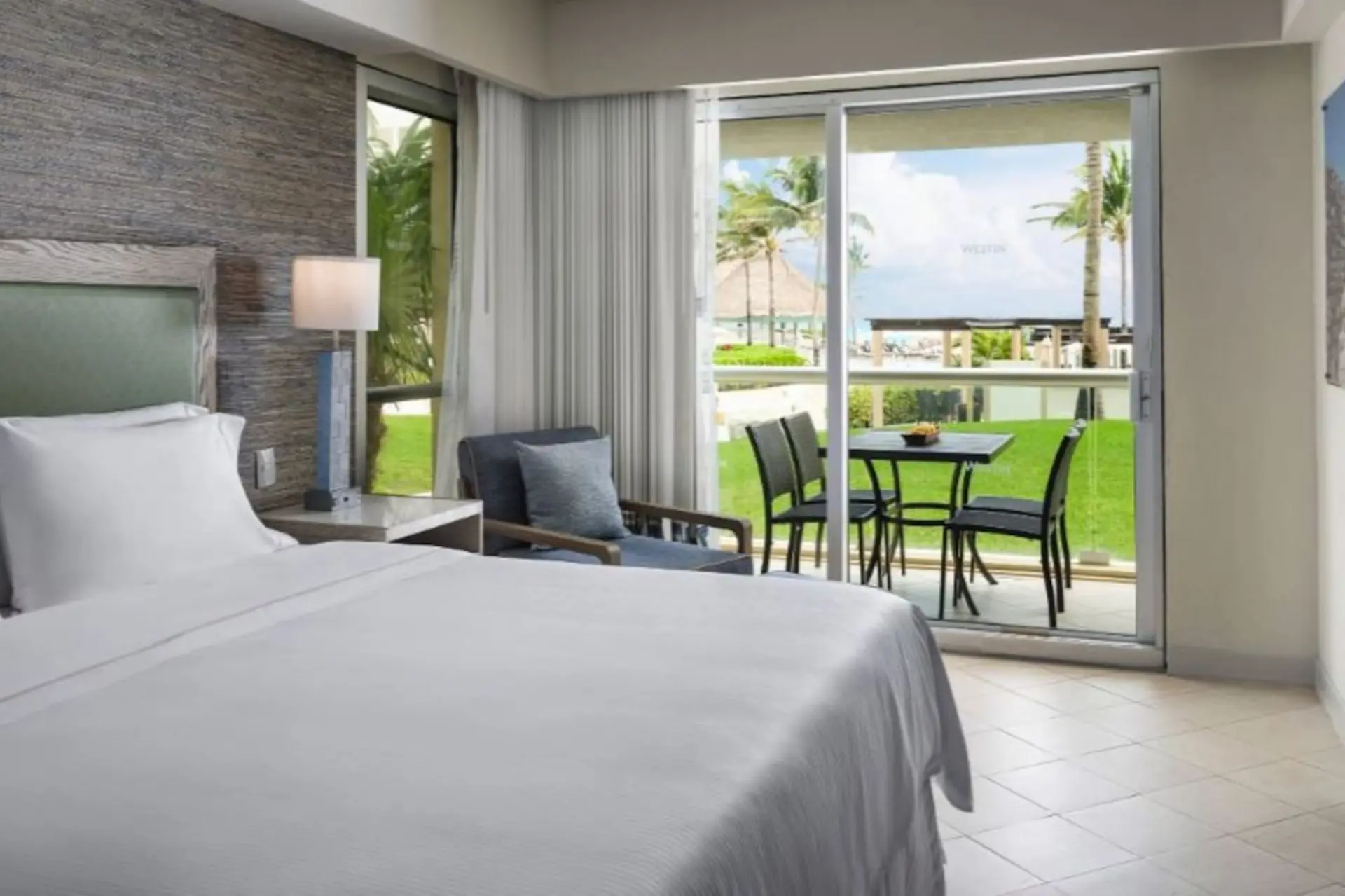 Enjoy the white sand resort beach in 1BD vacation