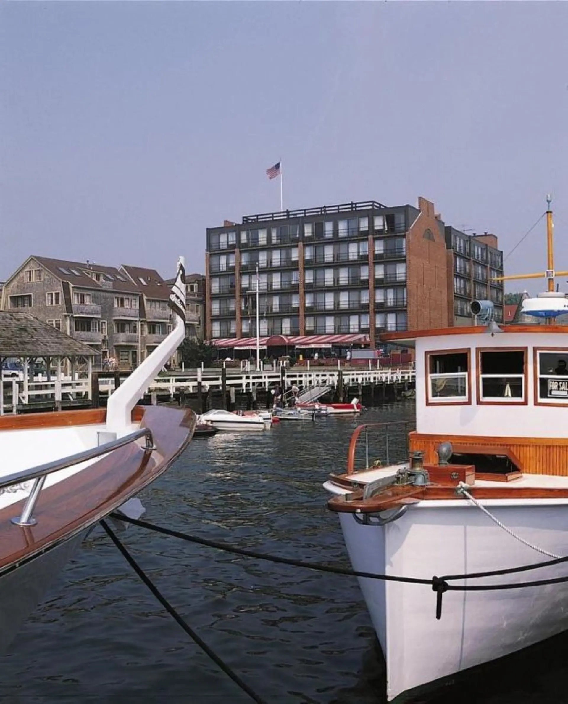 Beautiful Resort in Inn on the Harbor 1BD near The Cliff Walk