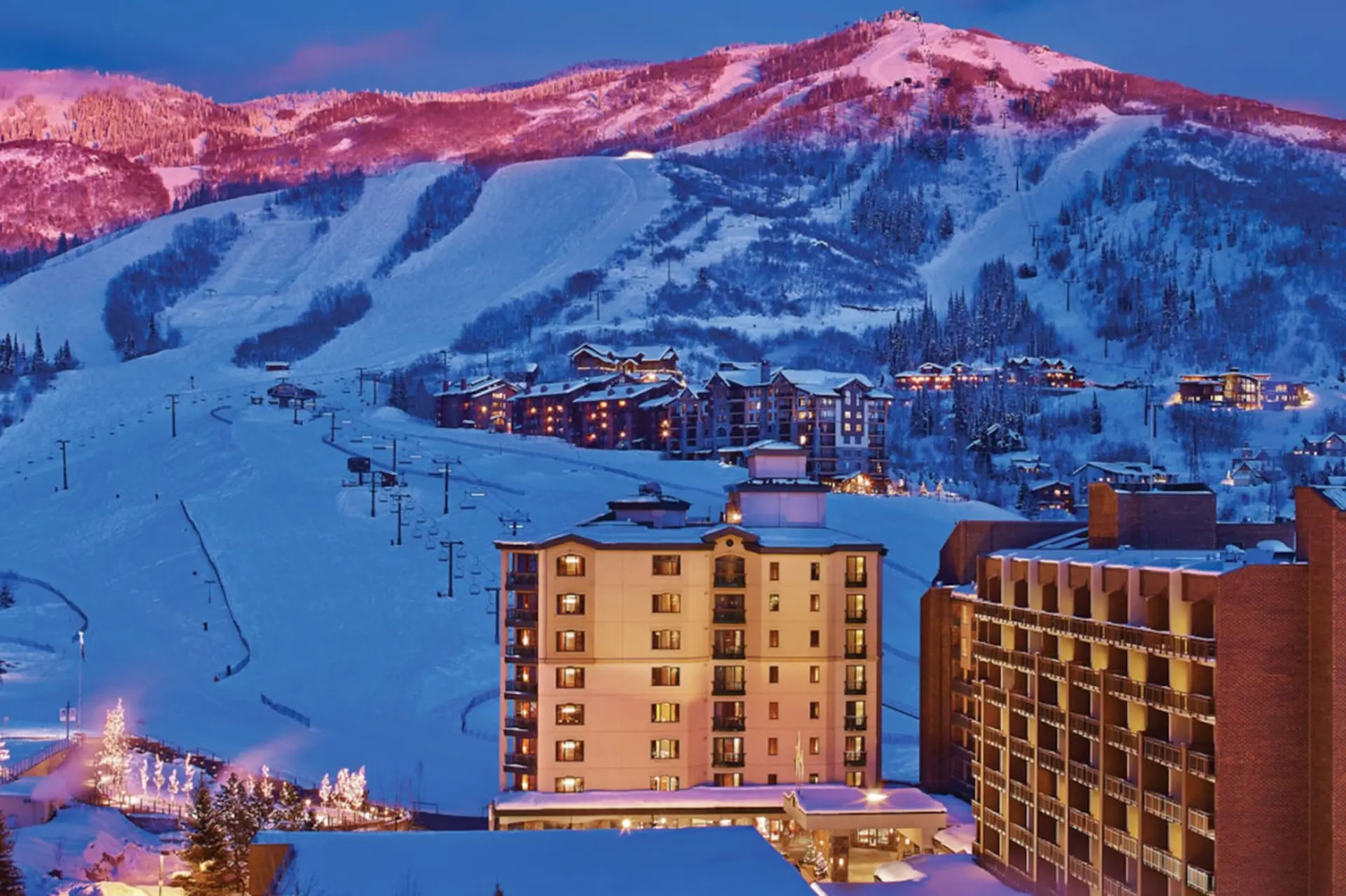Skiers retreat in this 1BD condo with pool, spa