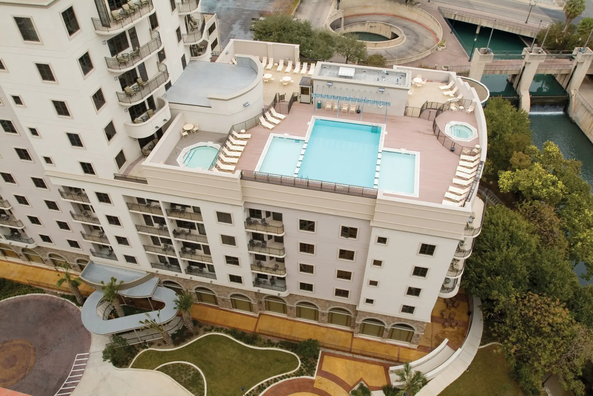 Beautiful Hotel in La Cascada - 1BD Sleeps up to 4