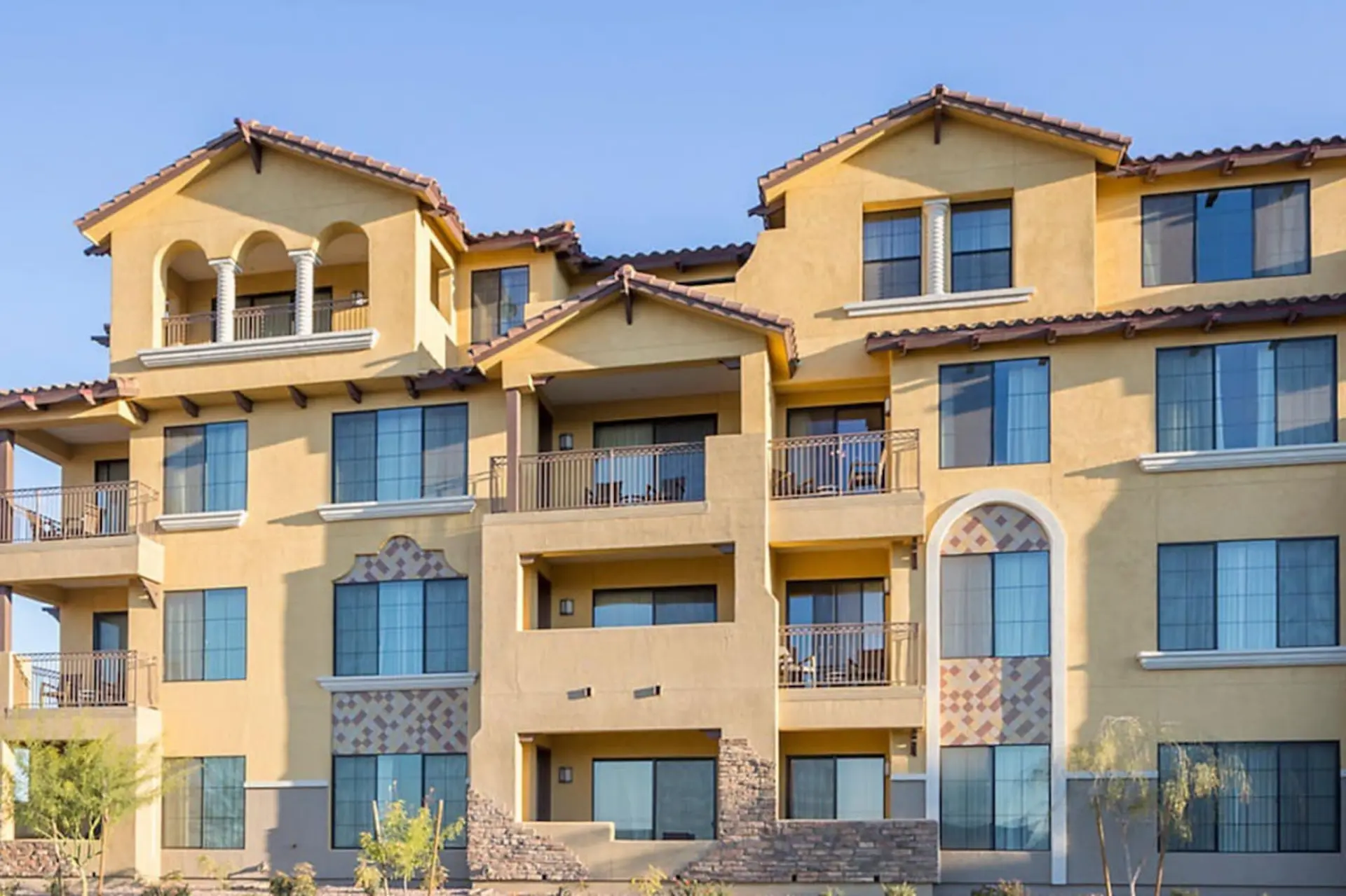 Have the family enjoy a 3 story waterslide 2BD