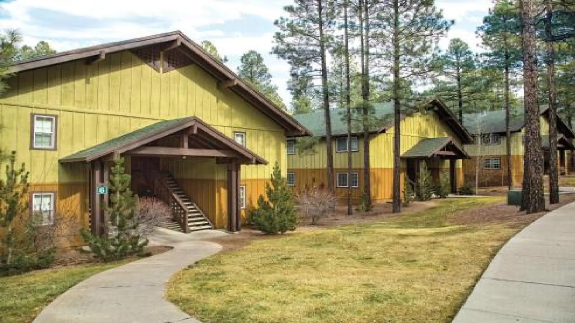 Resort 1BD condo with amenities of pool, arcade, walking trails and more