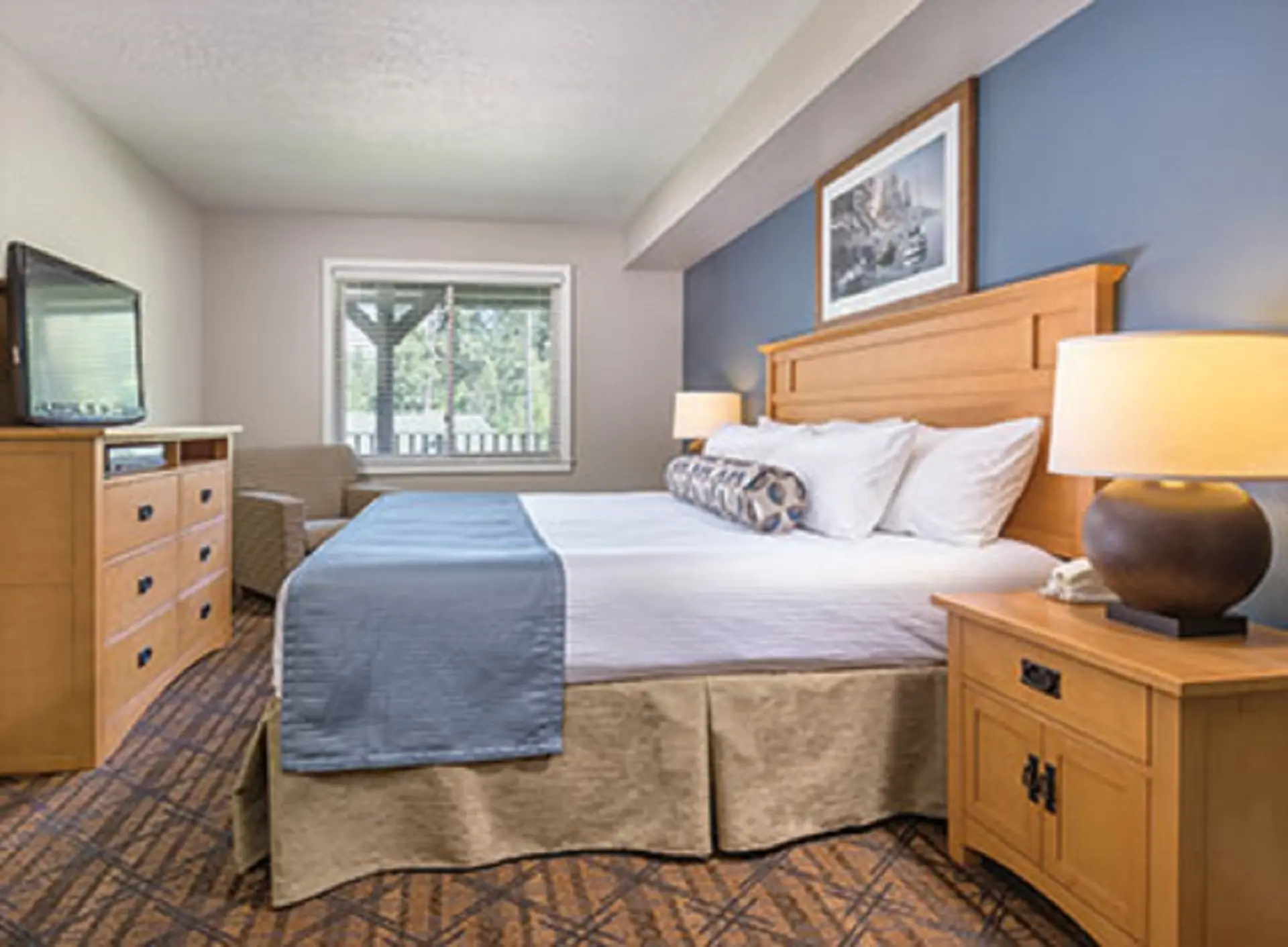Enjoy the family at Coeur d’Alene in this resort 3BD condo w/indoor pool
