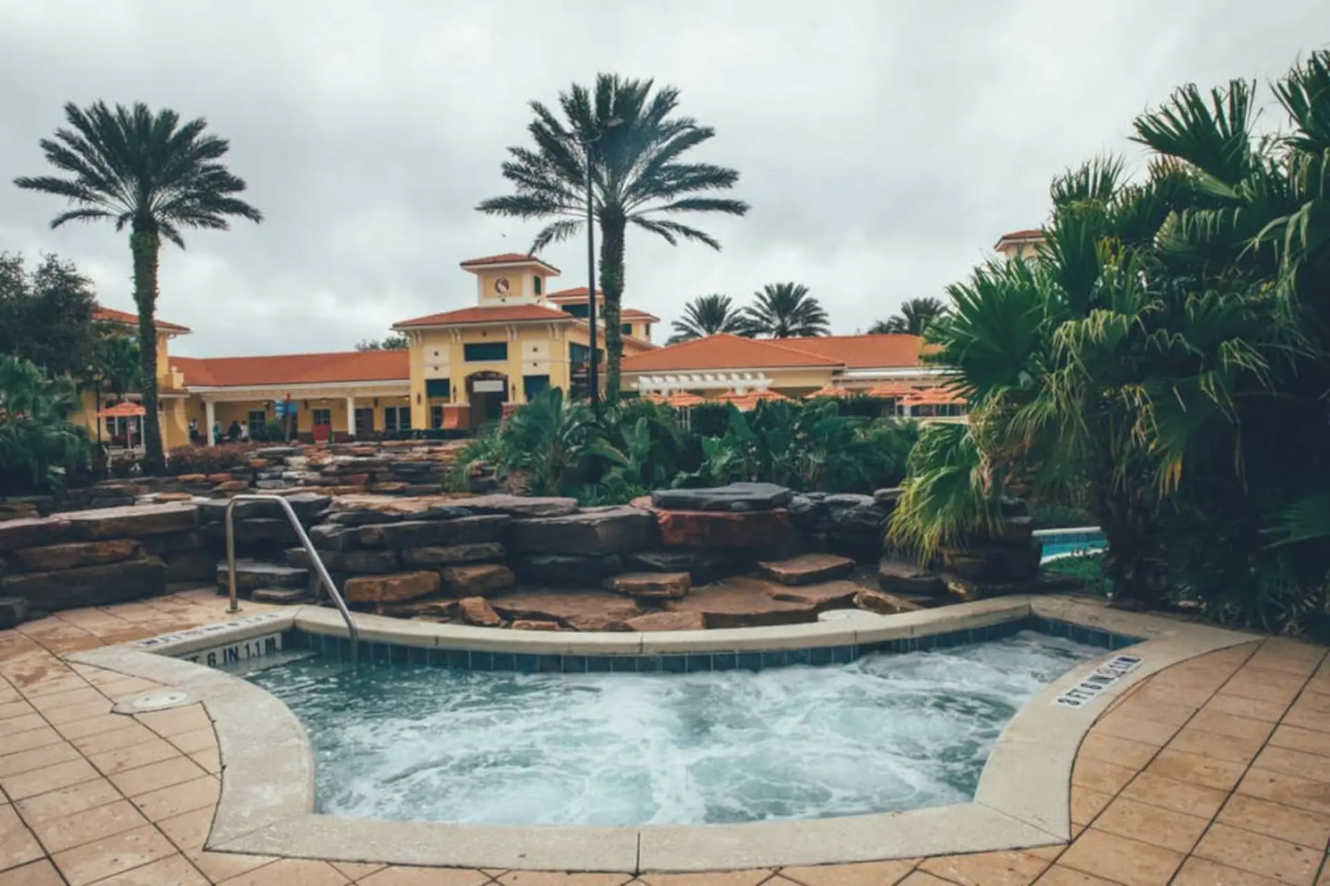 Studio Apt in Orlando resort onsite: pools, golf