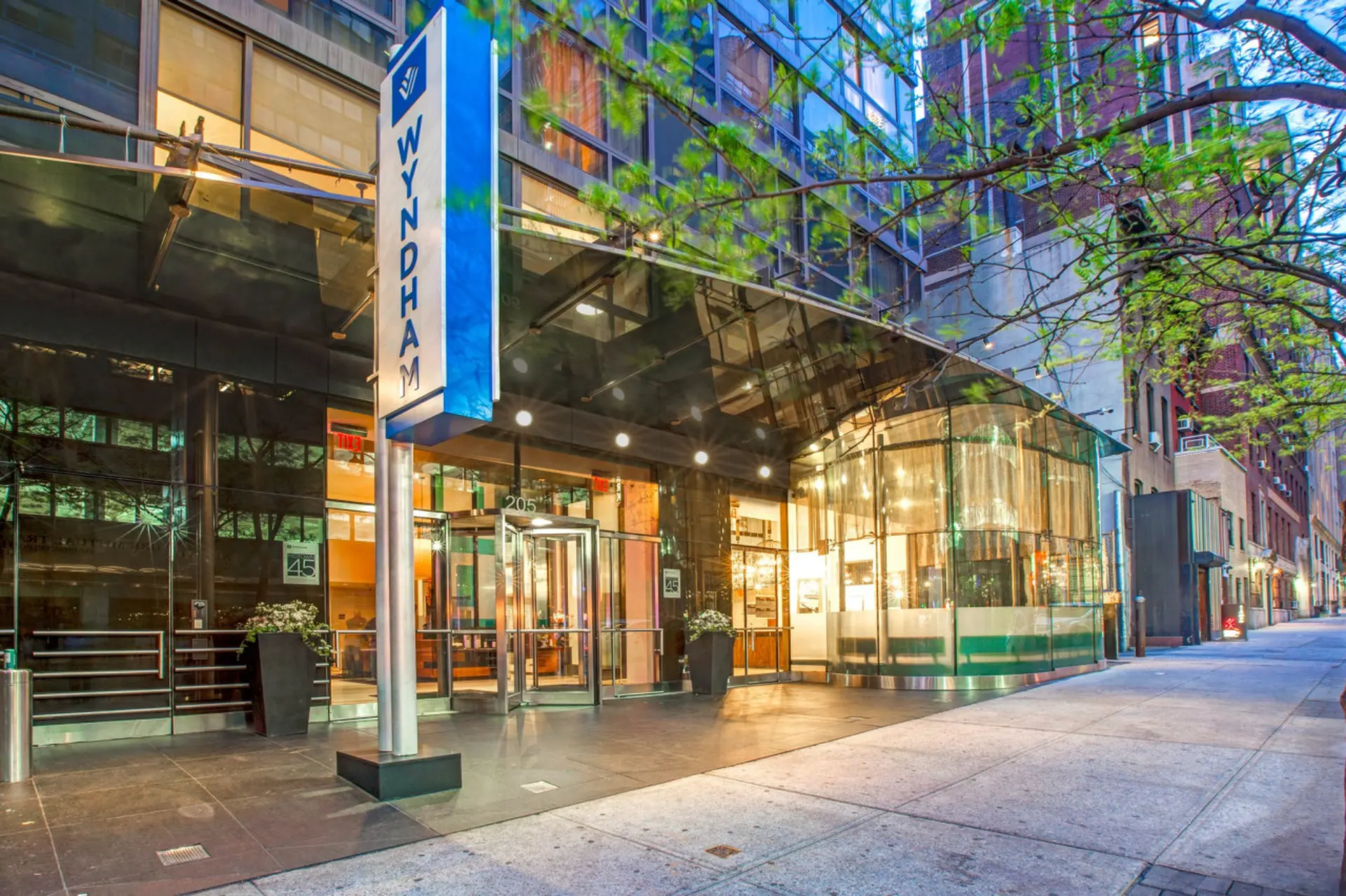 Beautiful Resort in Midtown 45 - Deluxe 1BD