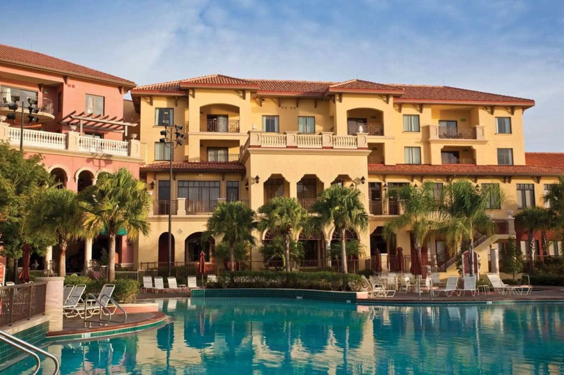 Beautiful Resort in Bonnet Creek 2BD Deluxe near Walt Disney World