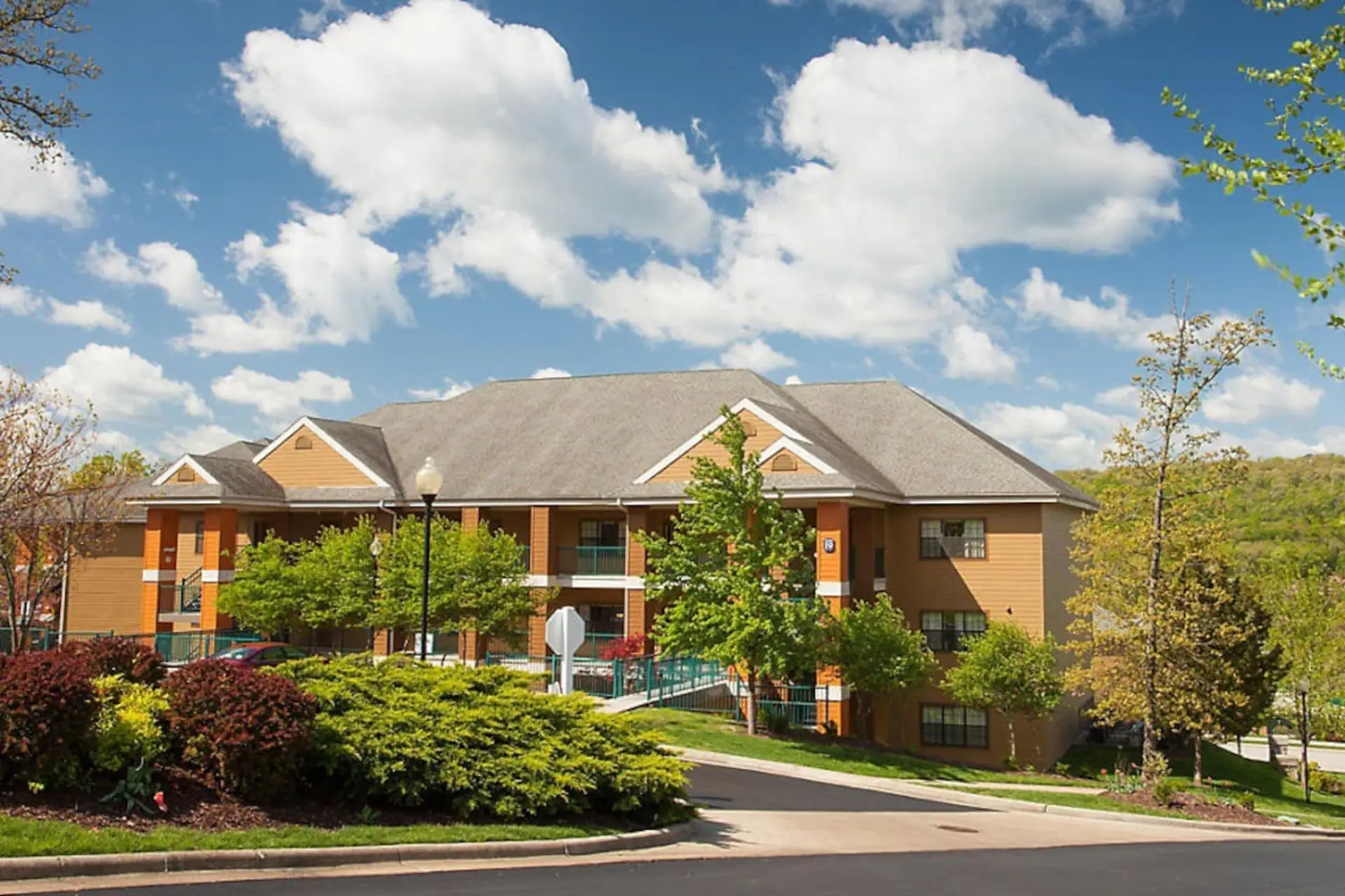 Enjoy Branson in a great 1BD condo with resort